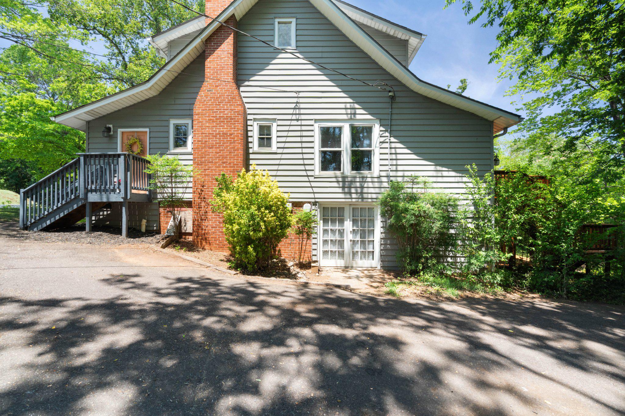 293 CAROLINE STREET