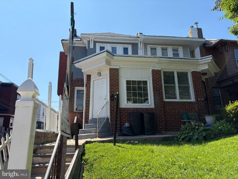 Townhouse For Rent - 6712 N 18th Street #GROUND UNIT<br/> Philadelphia County, PHILADELPHIA, PA 19126