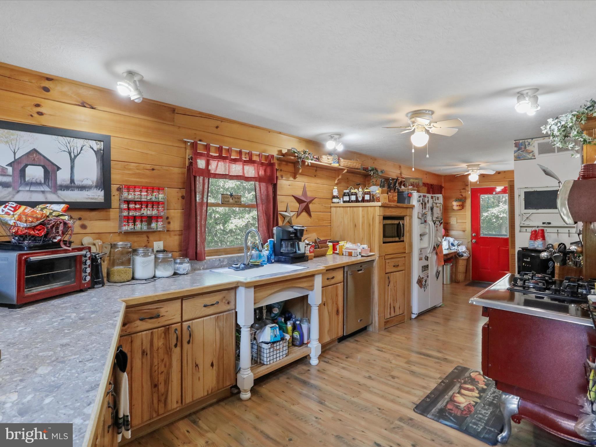 WOODS AT TAYLOR LAKE - Residential