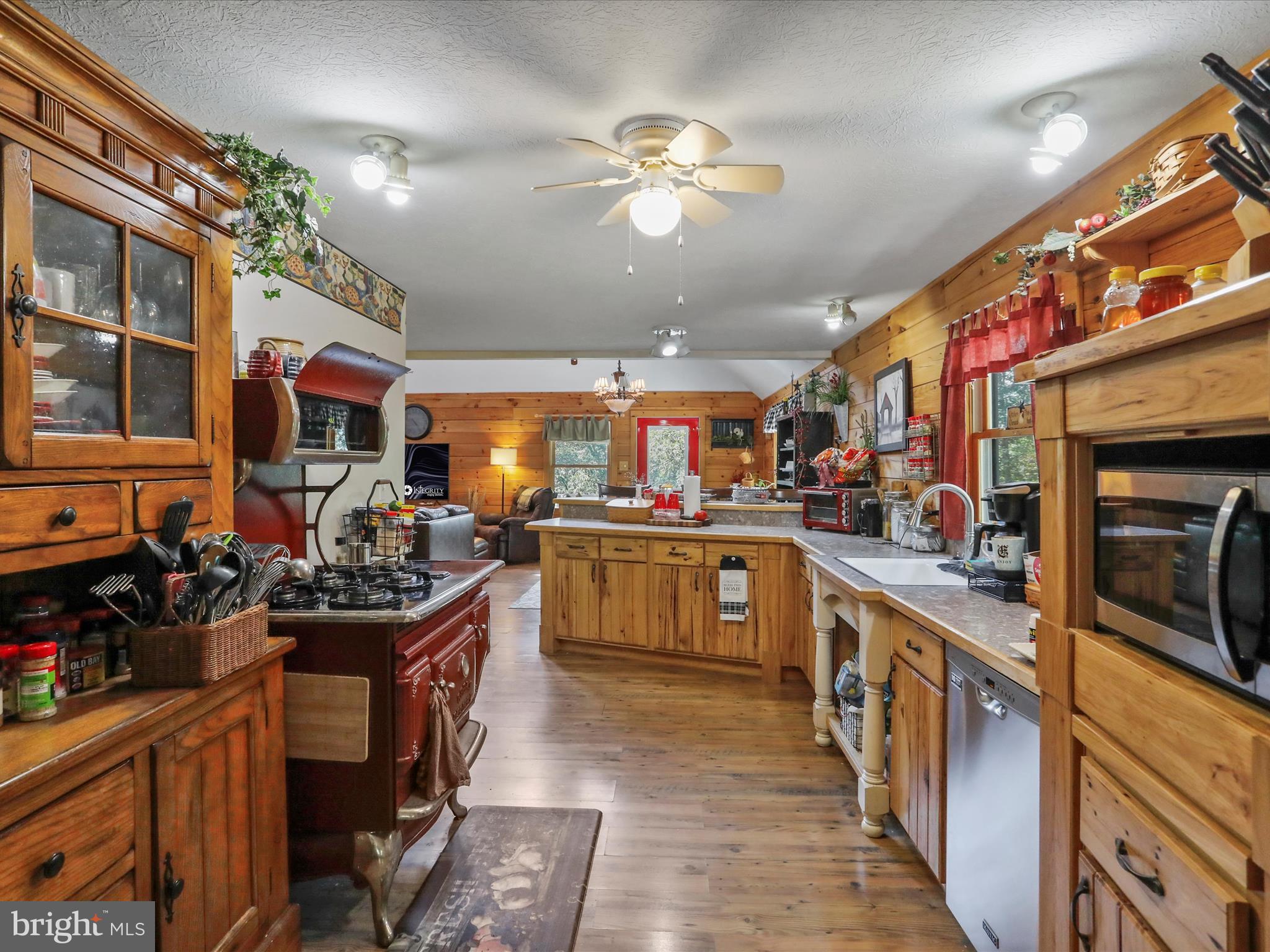 WOODS AT TAYLOR LAKE - Residential