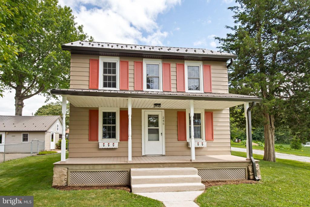 Photo of 245 E STATE ST, QUARRYVILLE, PA 17566 (MLS # PALA2039100)