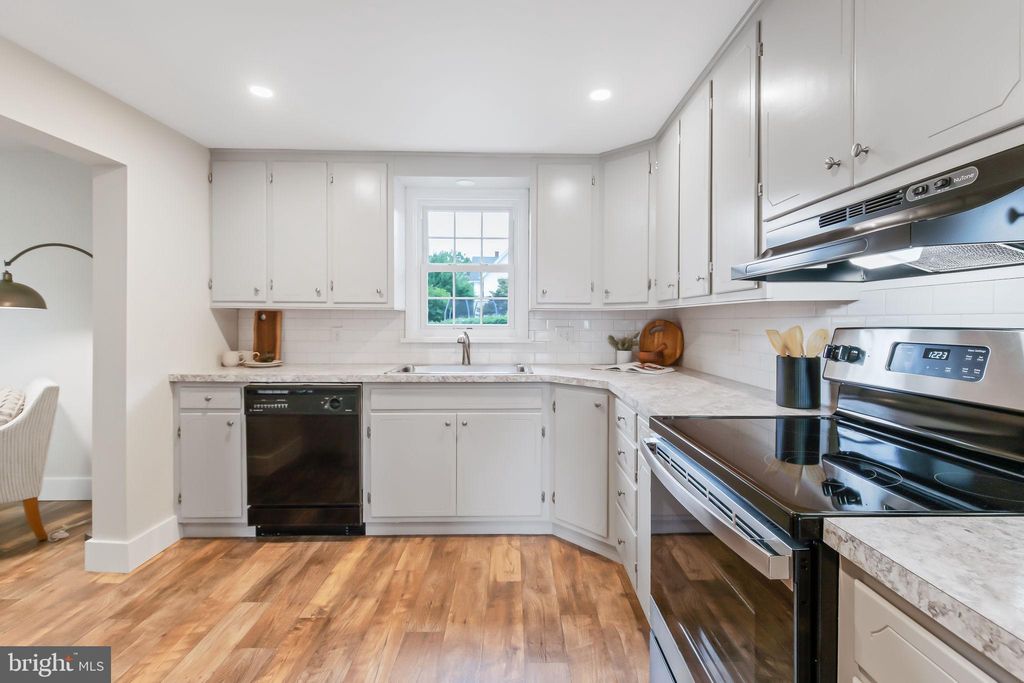 Photo of 245 E STATE ST, QUARRYVILLE, PA 17566 (MLS # PALA2039100)