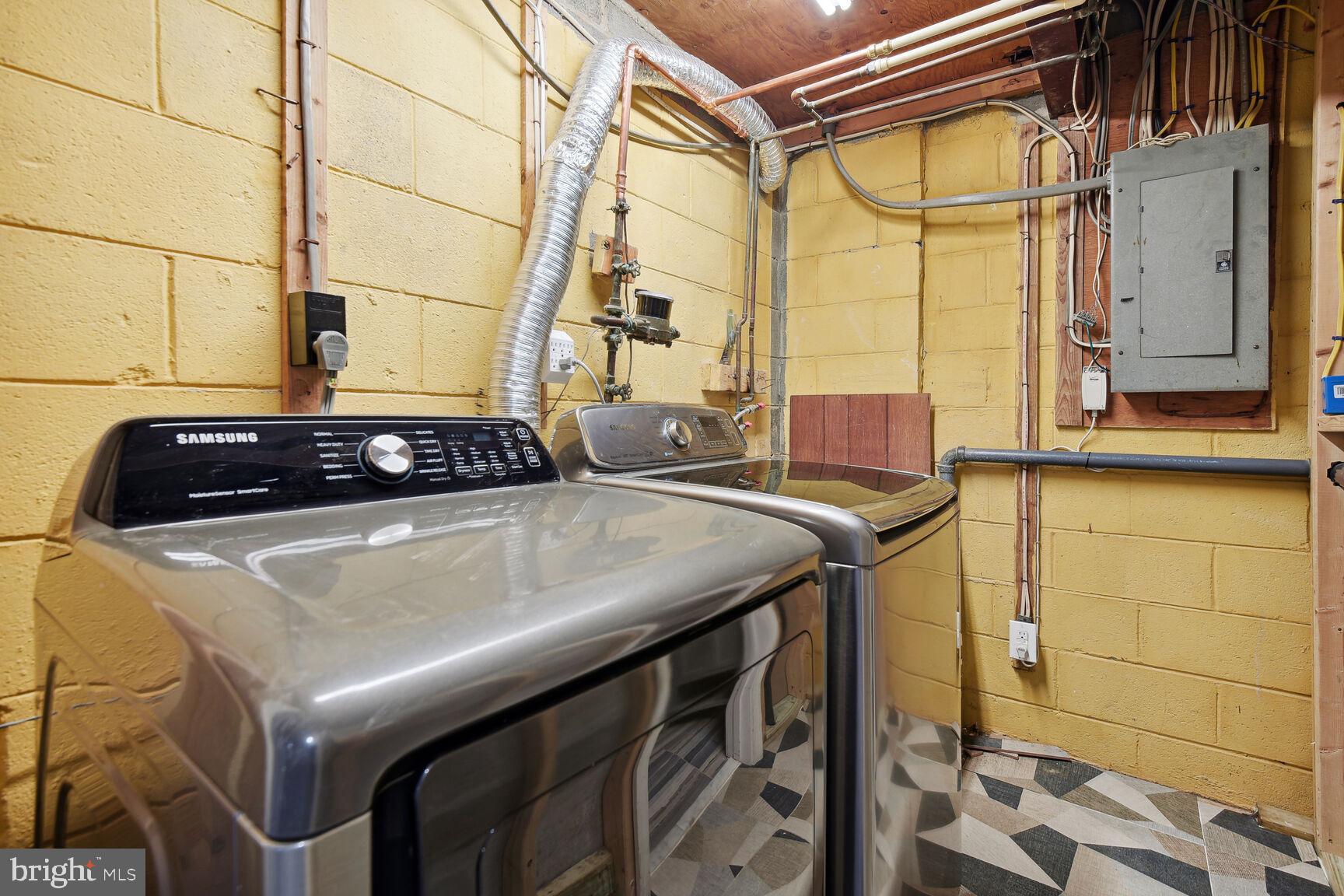 STEDWICK TOWNHOUSES - Residential Lease