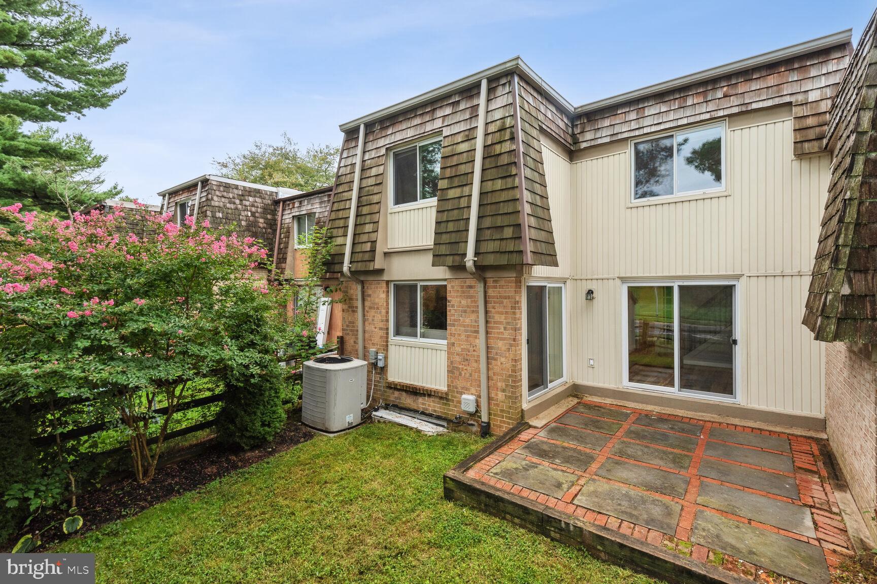 STEDWICK TOWNHOUSES - Residential Lease