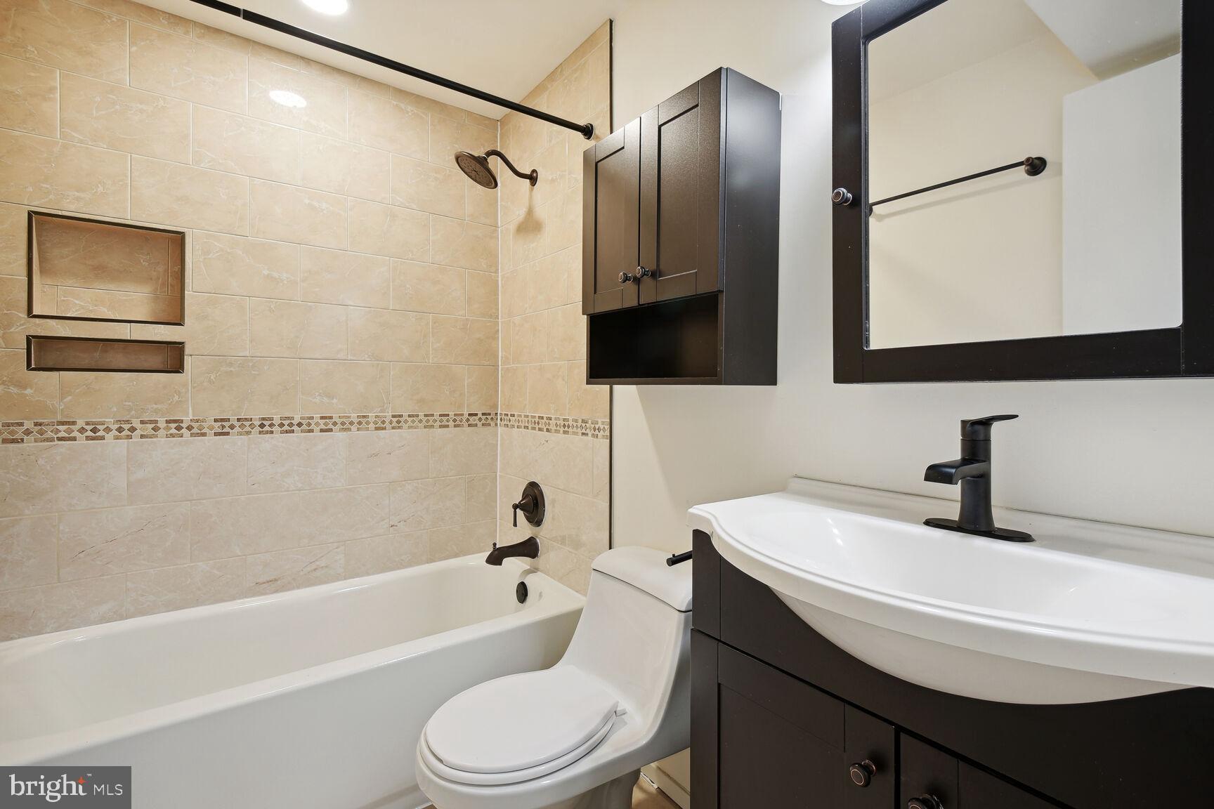 STEDWICK TOWNHOUSES - Residential Lease