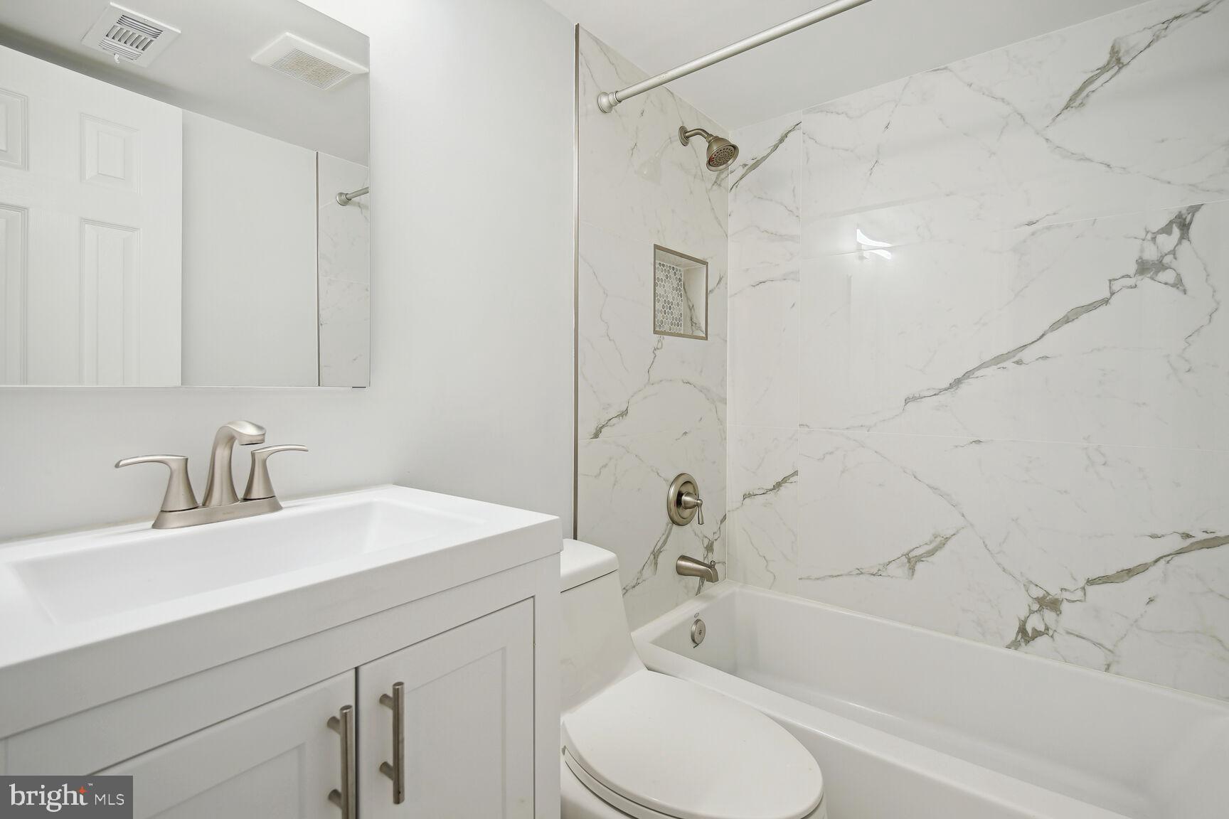 STEDWICK TOWNHOUSES - Residential Lease