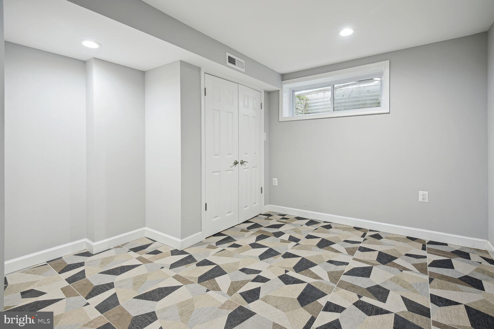 STEDWICK TOWNHOUSES - Residential Lease