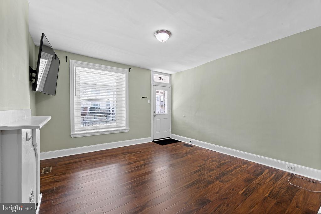 MANAYUNK - Residential Lease