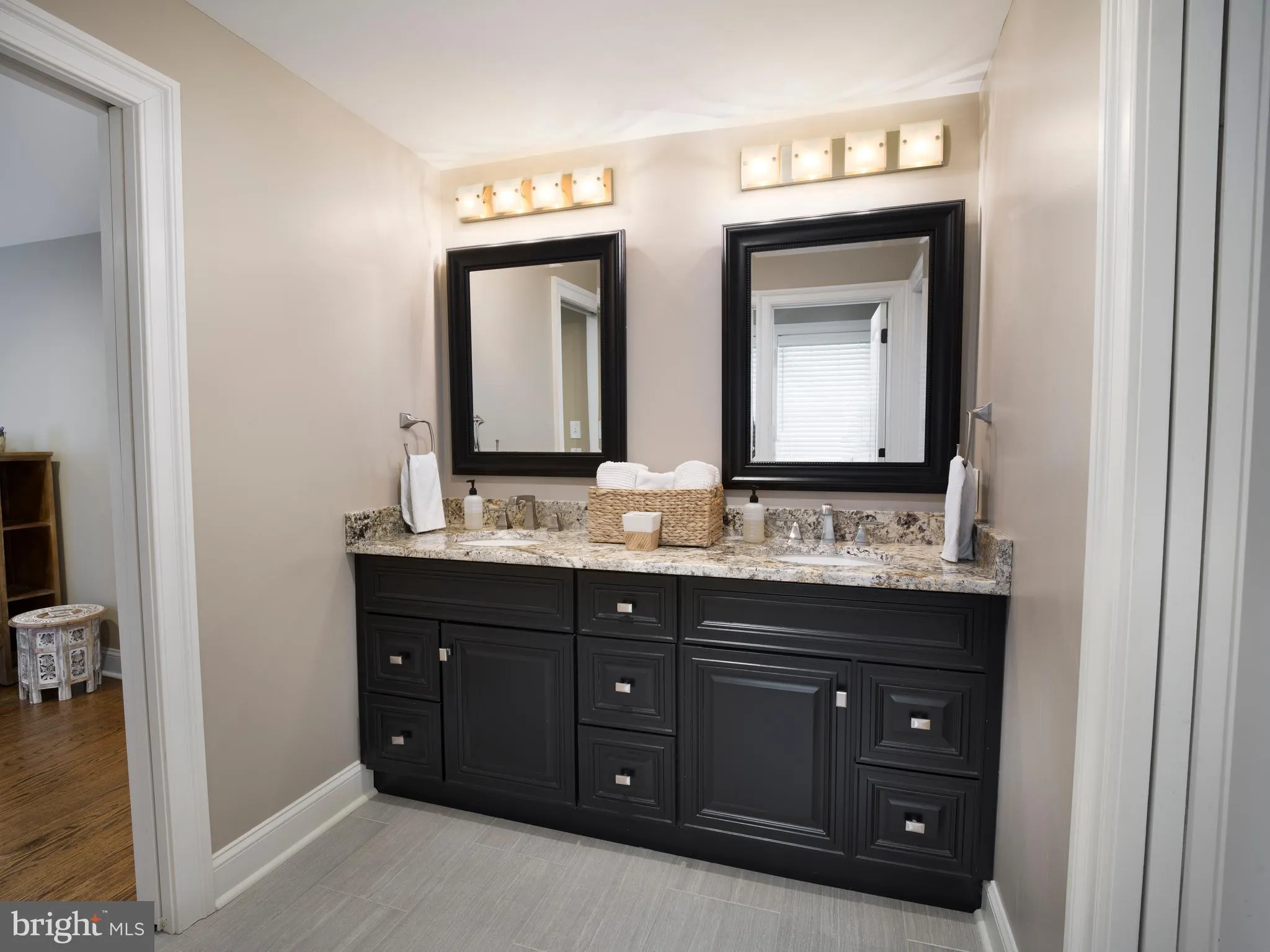 Newtown Square, Pennsylvania 19073, United States, 5 Bedrooms Bedrooms, ,5 BathroomsBathrooms,Residential,Pending,55980