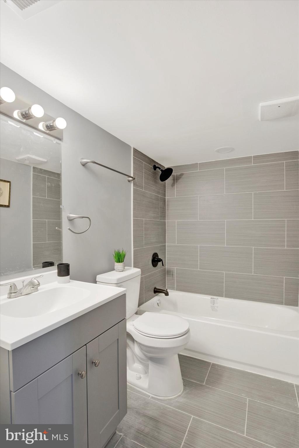 CORNS MANOR - Residential