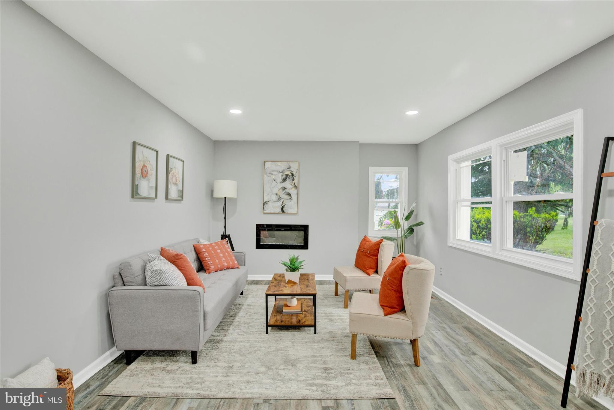 CORNS MANOR - Residential