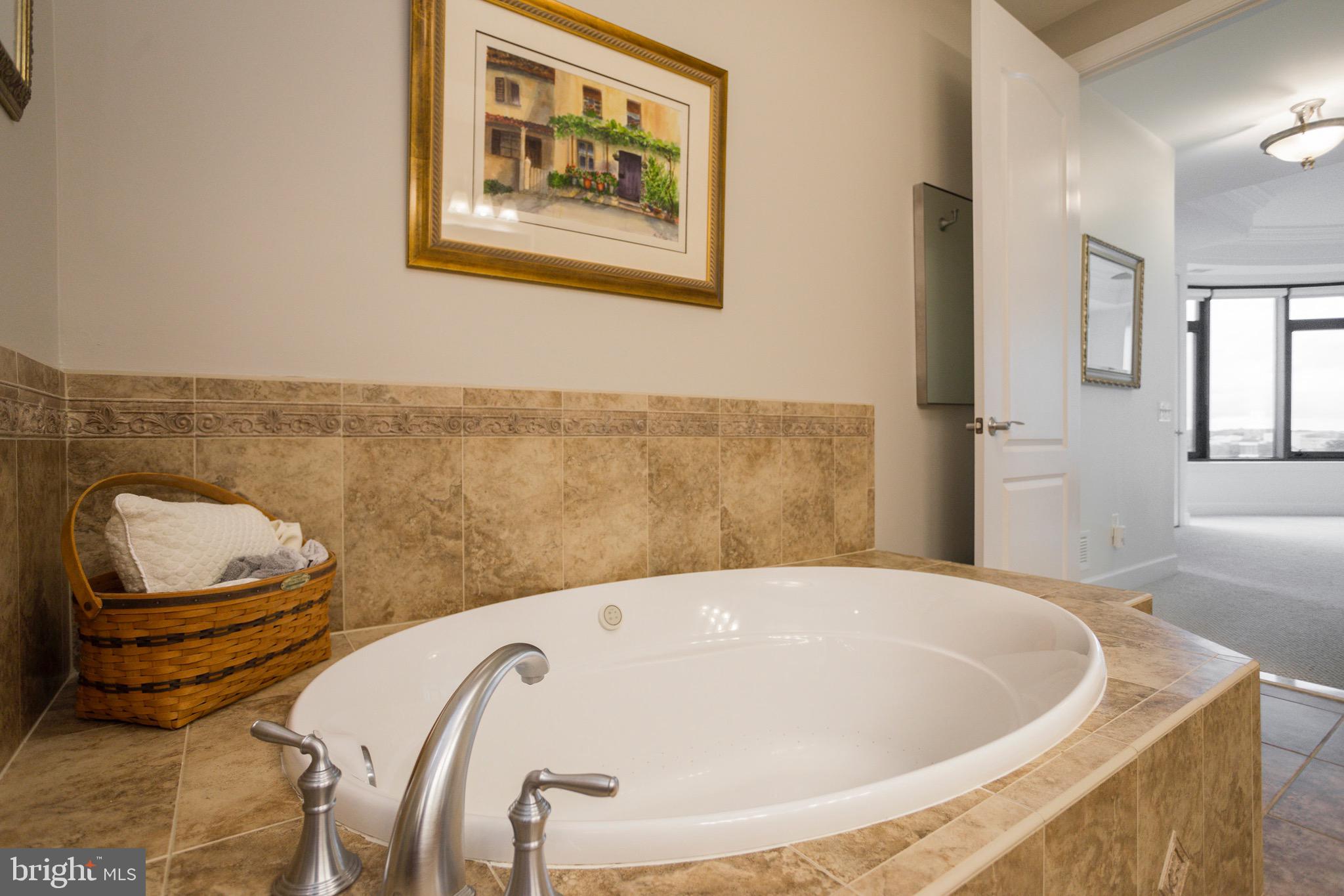 ANNAPOLIS TOWNE CENTRE - Residential