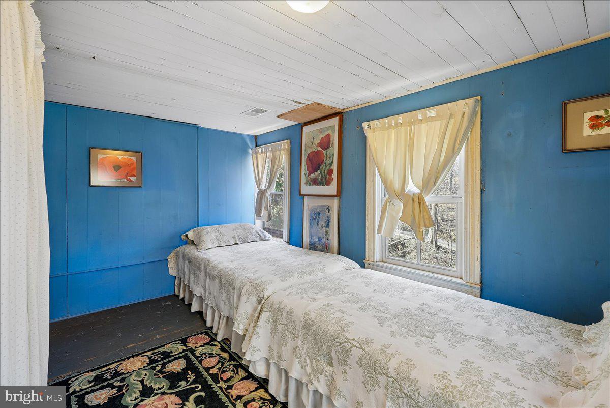 TAYLORSTOWN - Residential