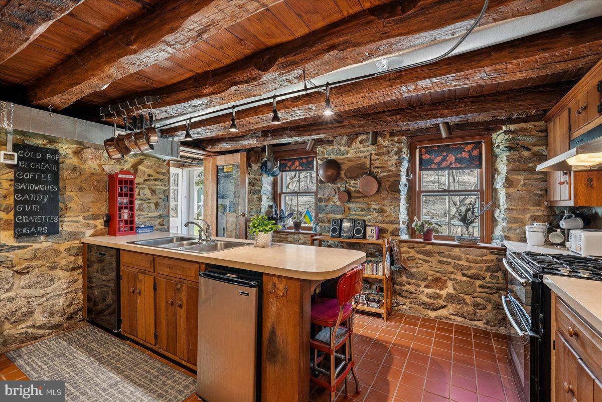 TAYLORSTOWN - Residential