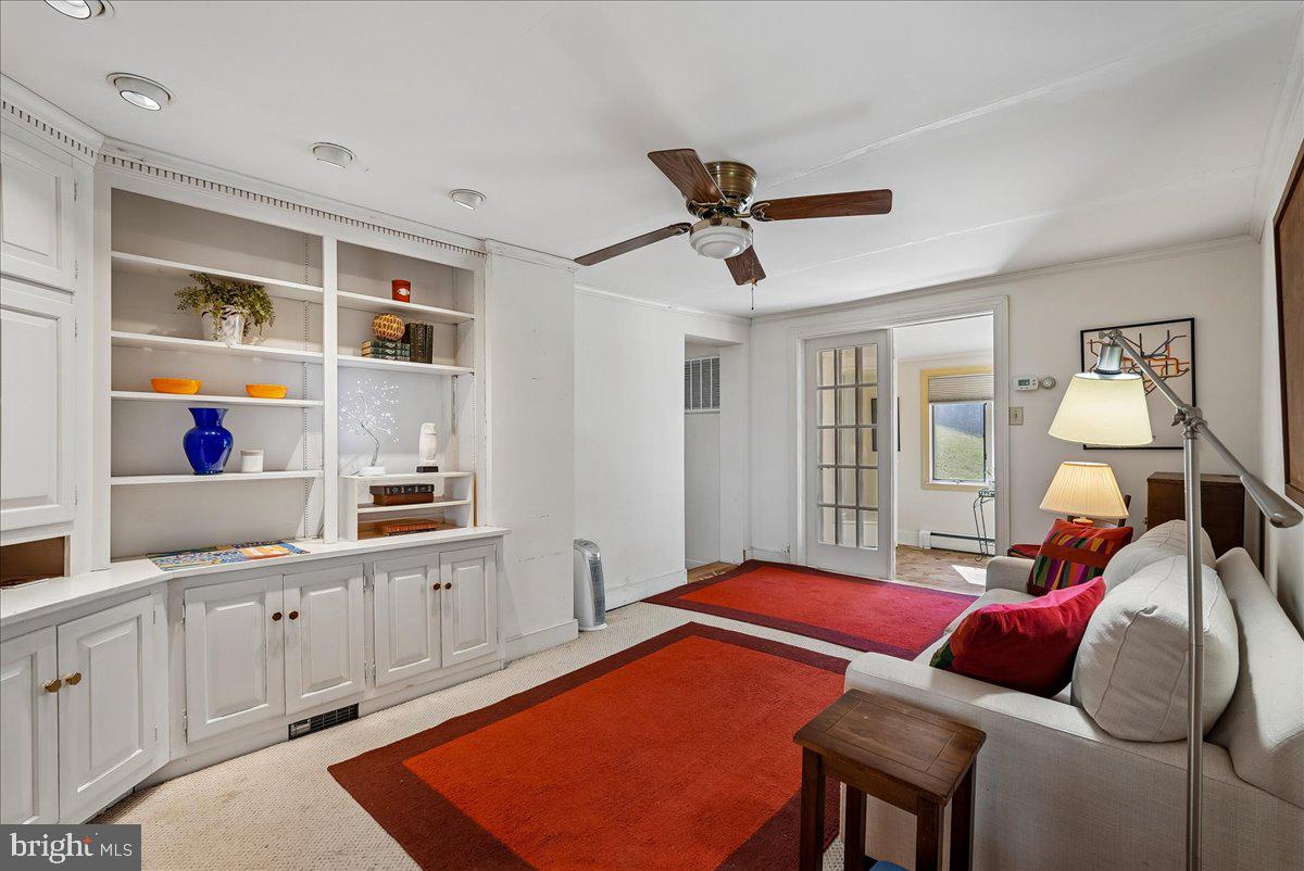 TAYLORSTOWN - Residential