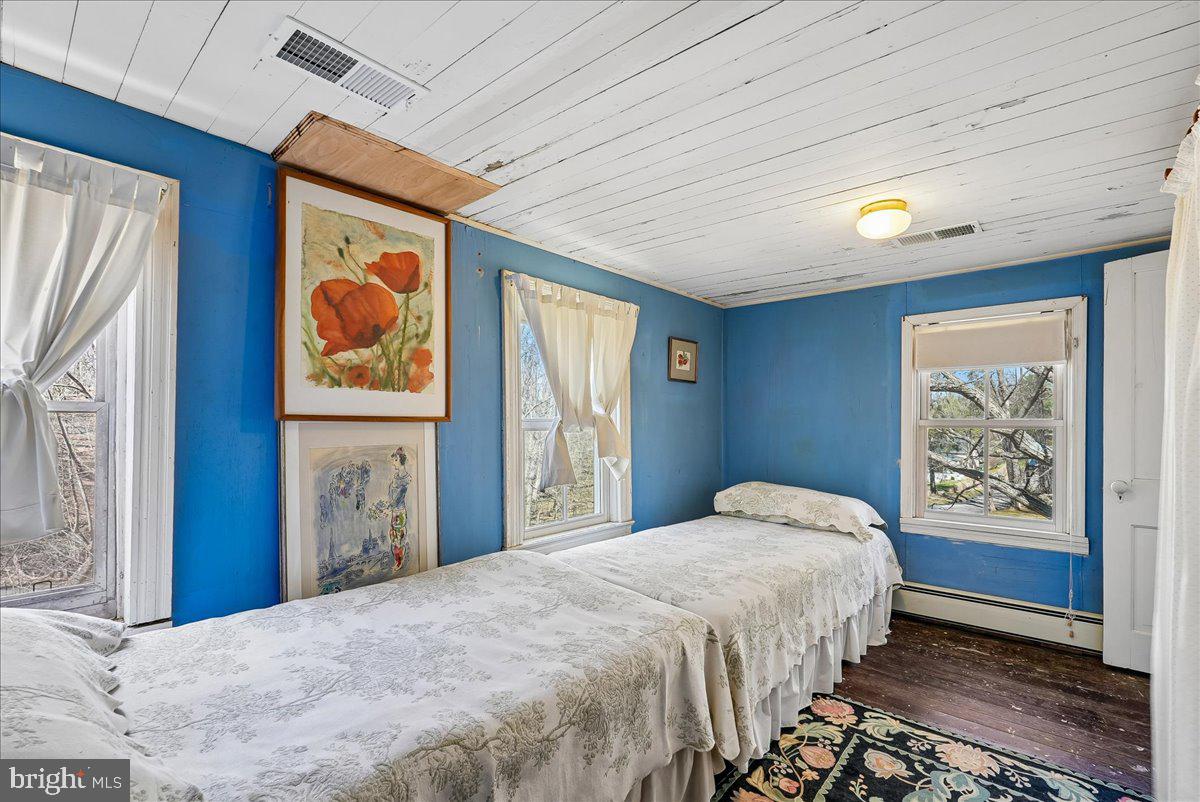 TAYLORSTOWN - Residential