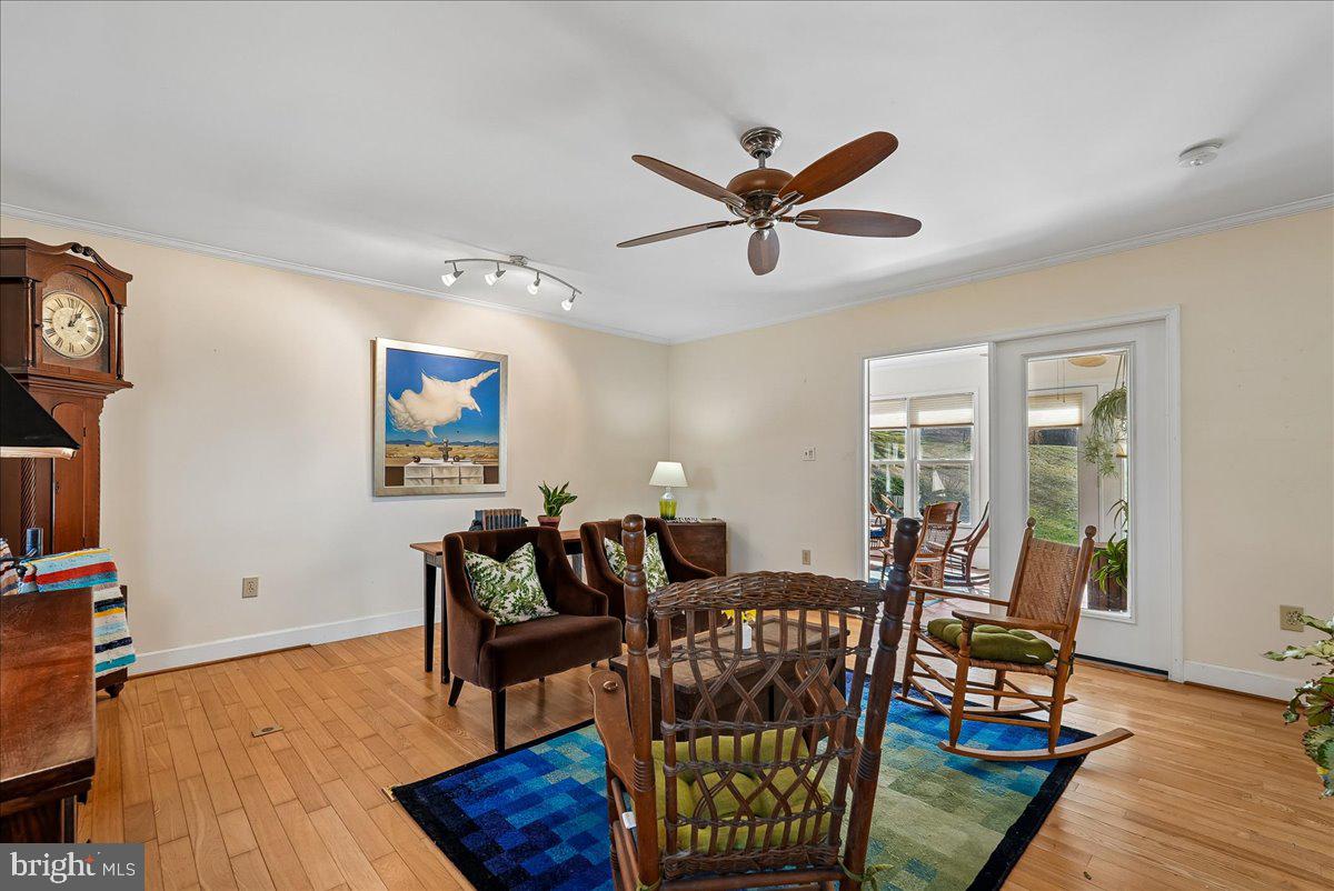 TAYLORSTOWN - Residential