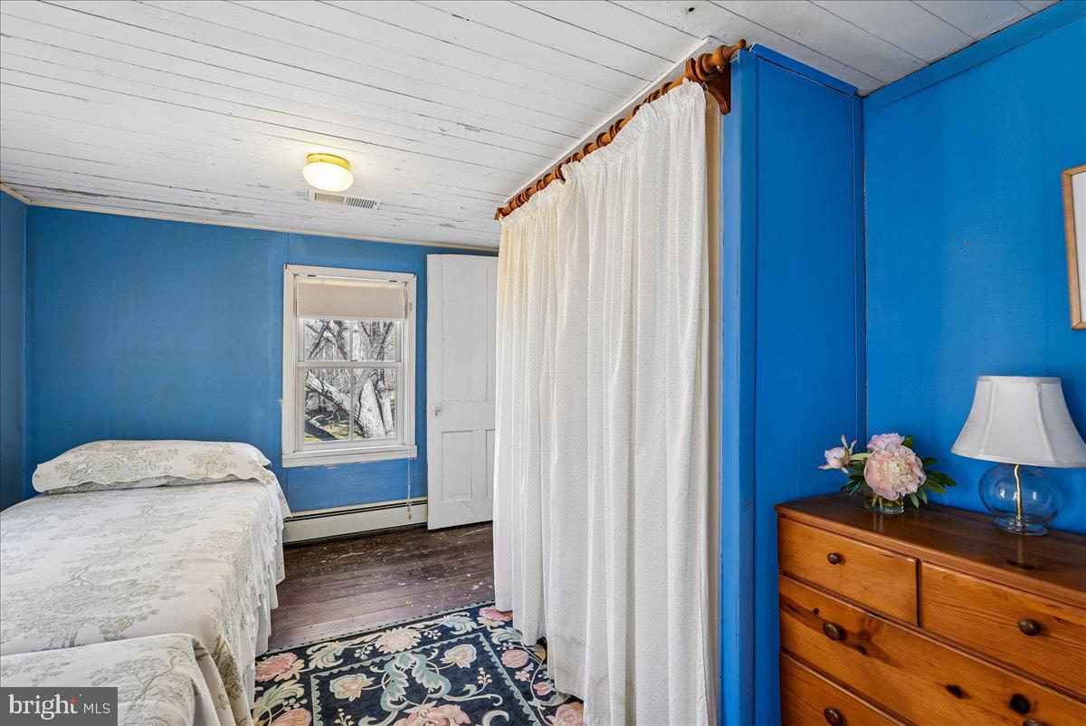 TAYLORSTOWN - Residential