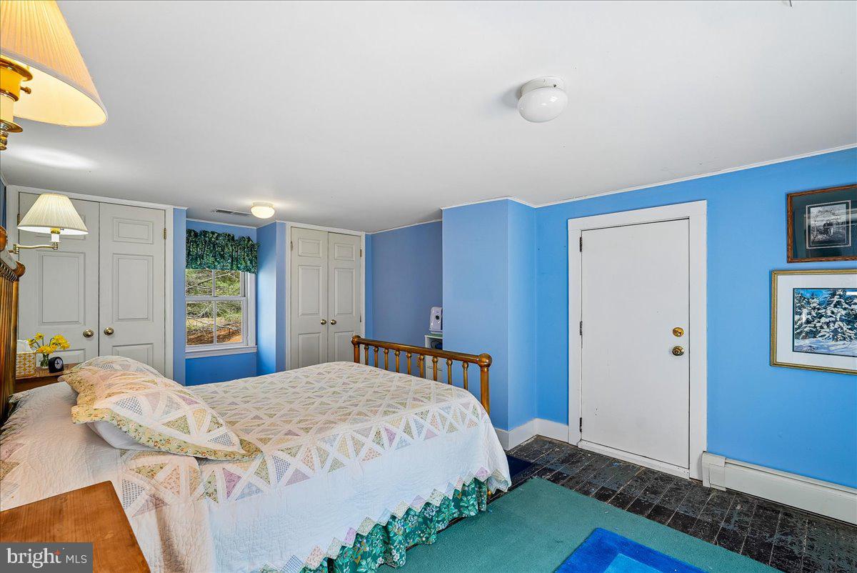 TAYLORSTOWN - Residential