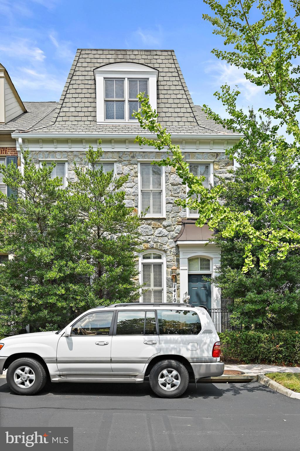 EVANS FARM - Residential