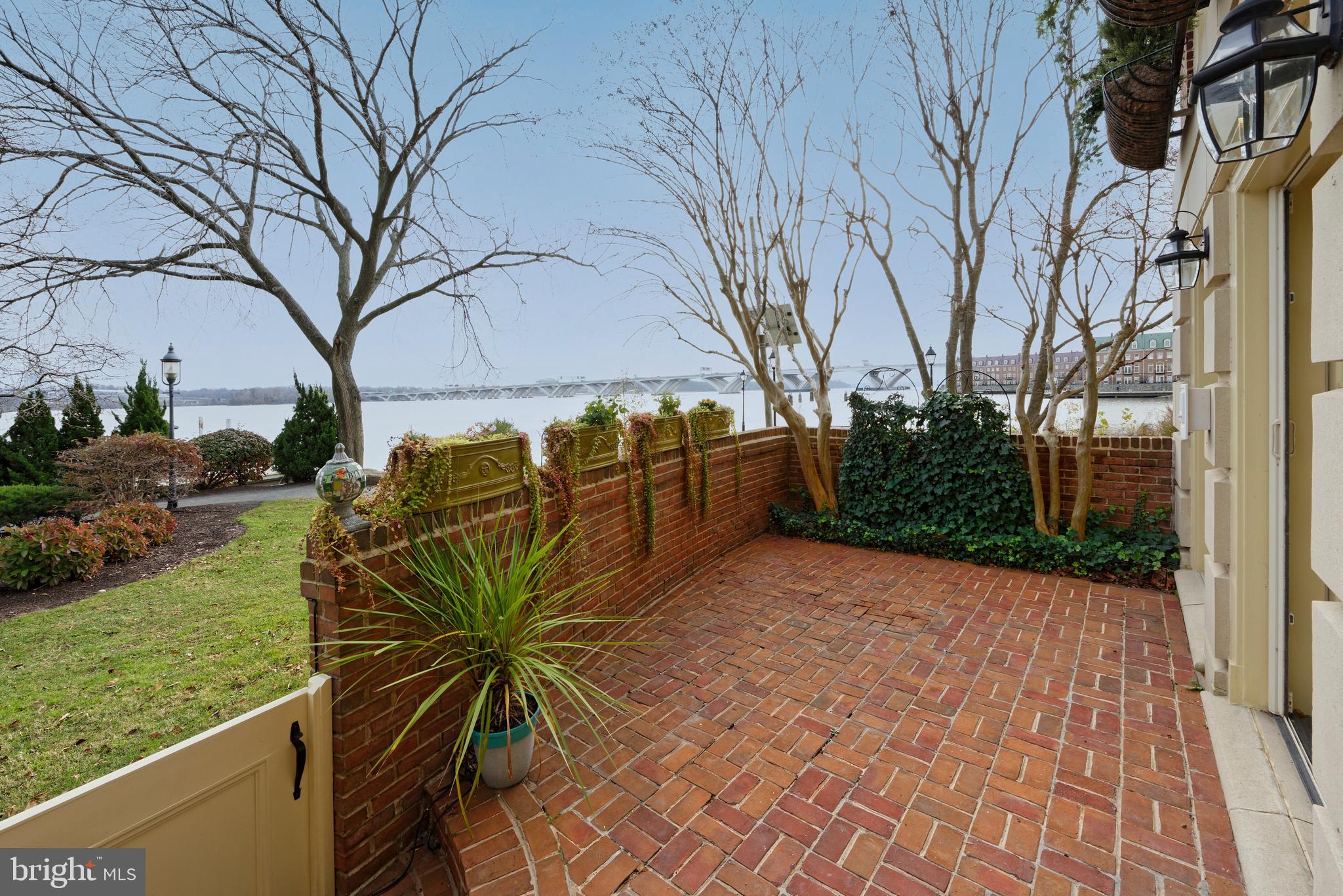 HARBORSIDE - Residential