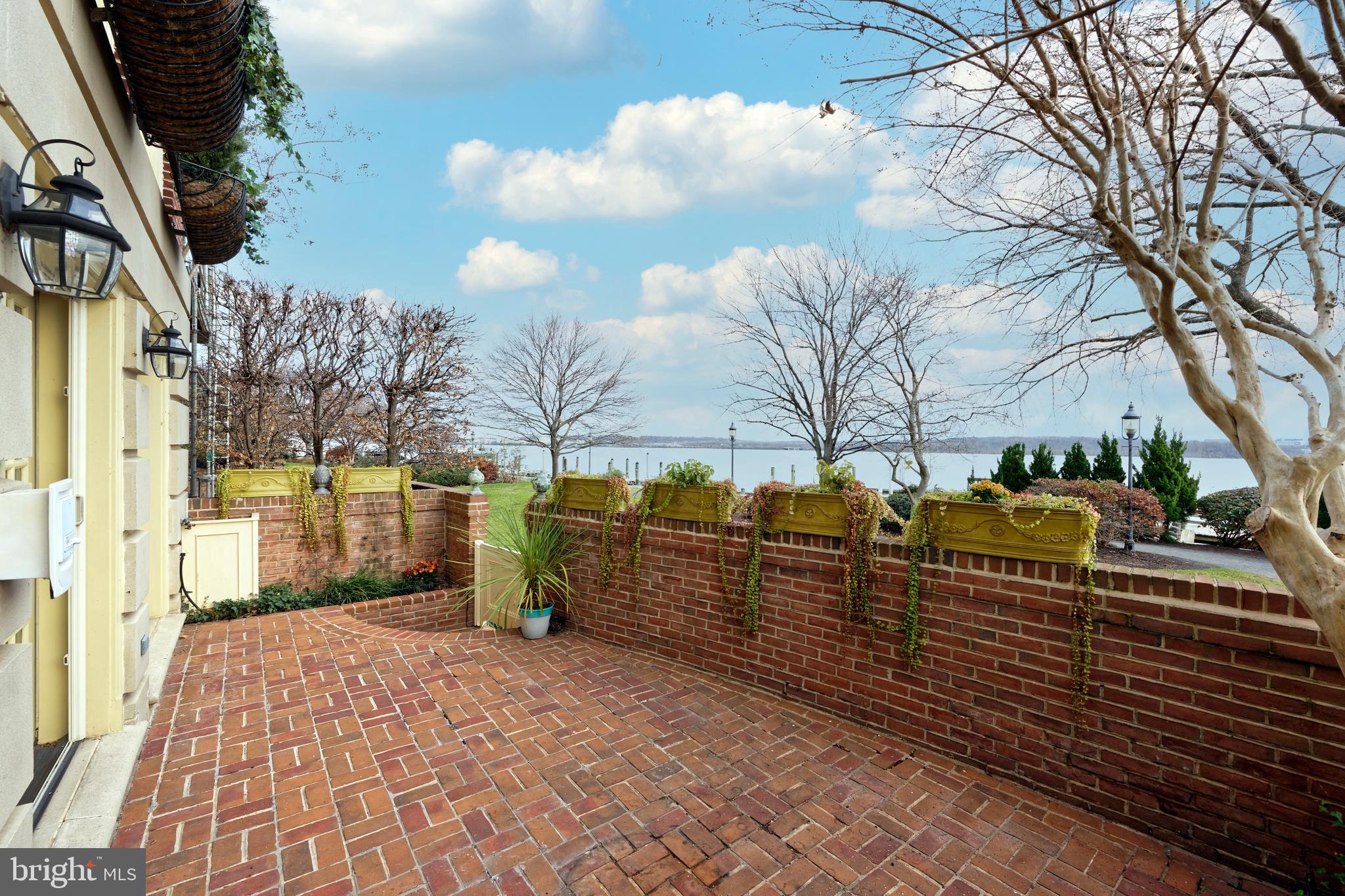 HARBORSIDE - Residential