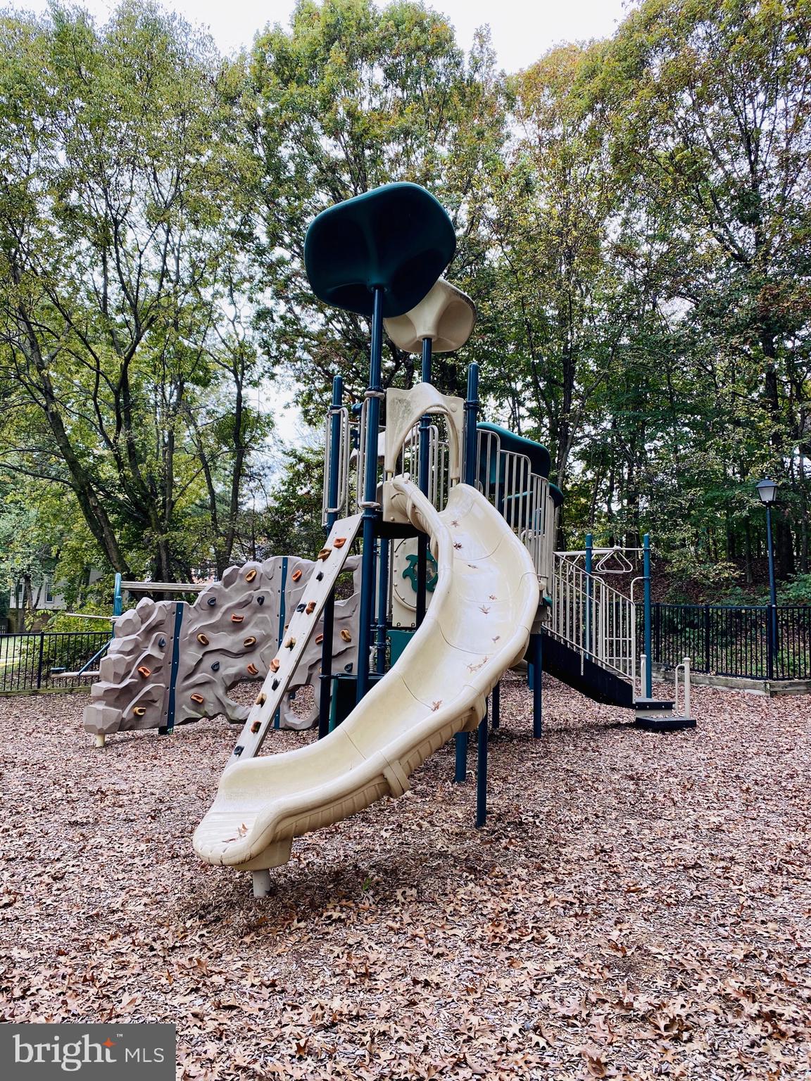 SPRINGFIELD OAKS - Residential