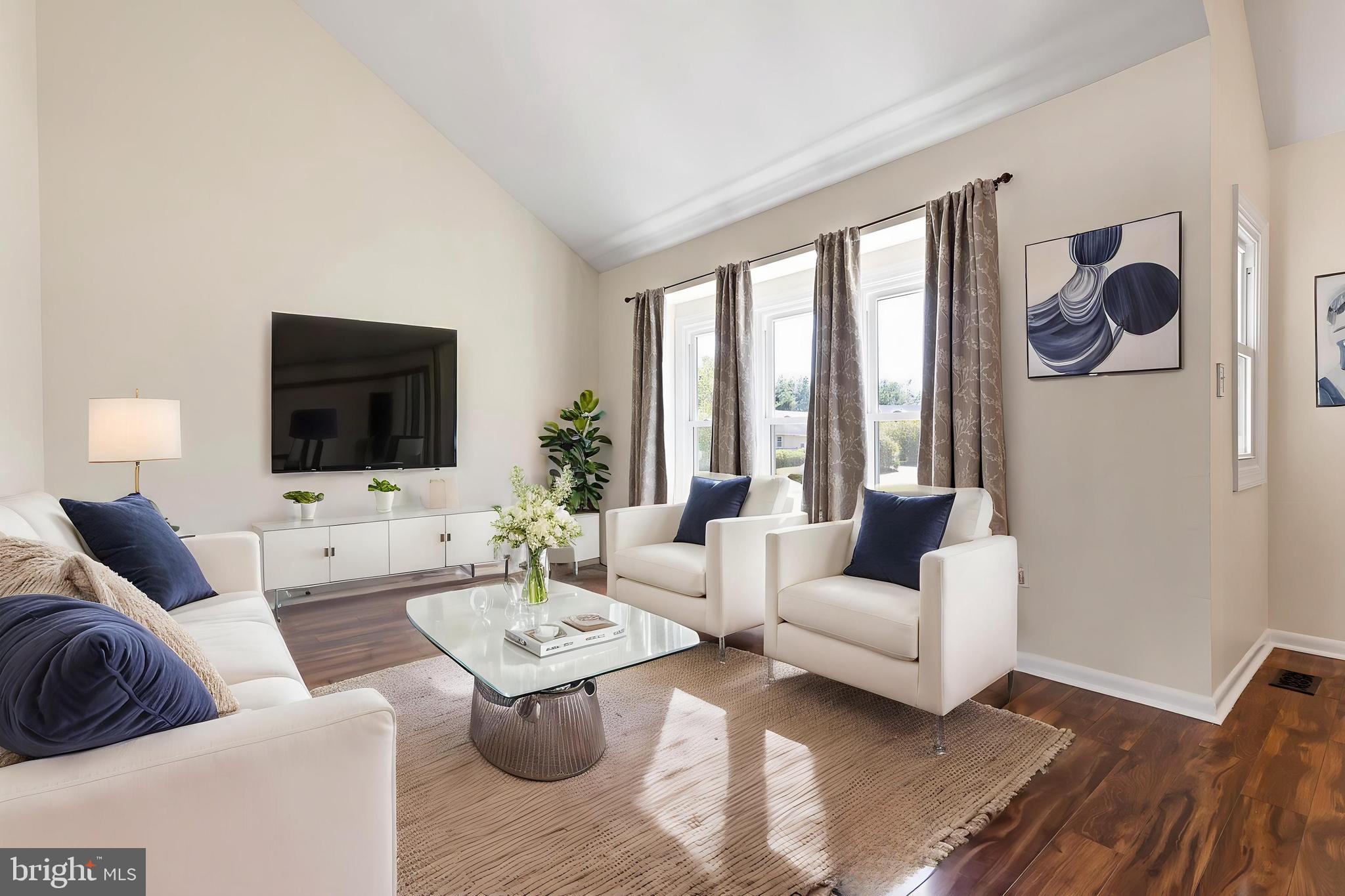 10 BUCHANAN CIRCLE