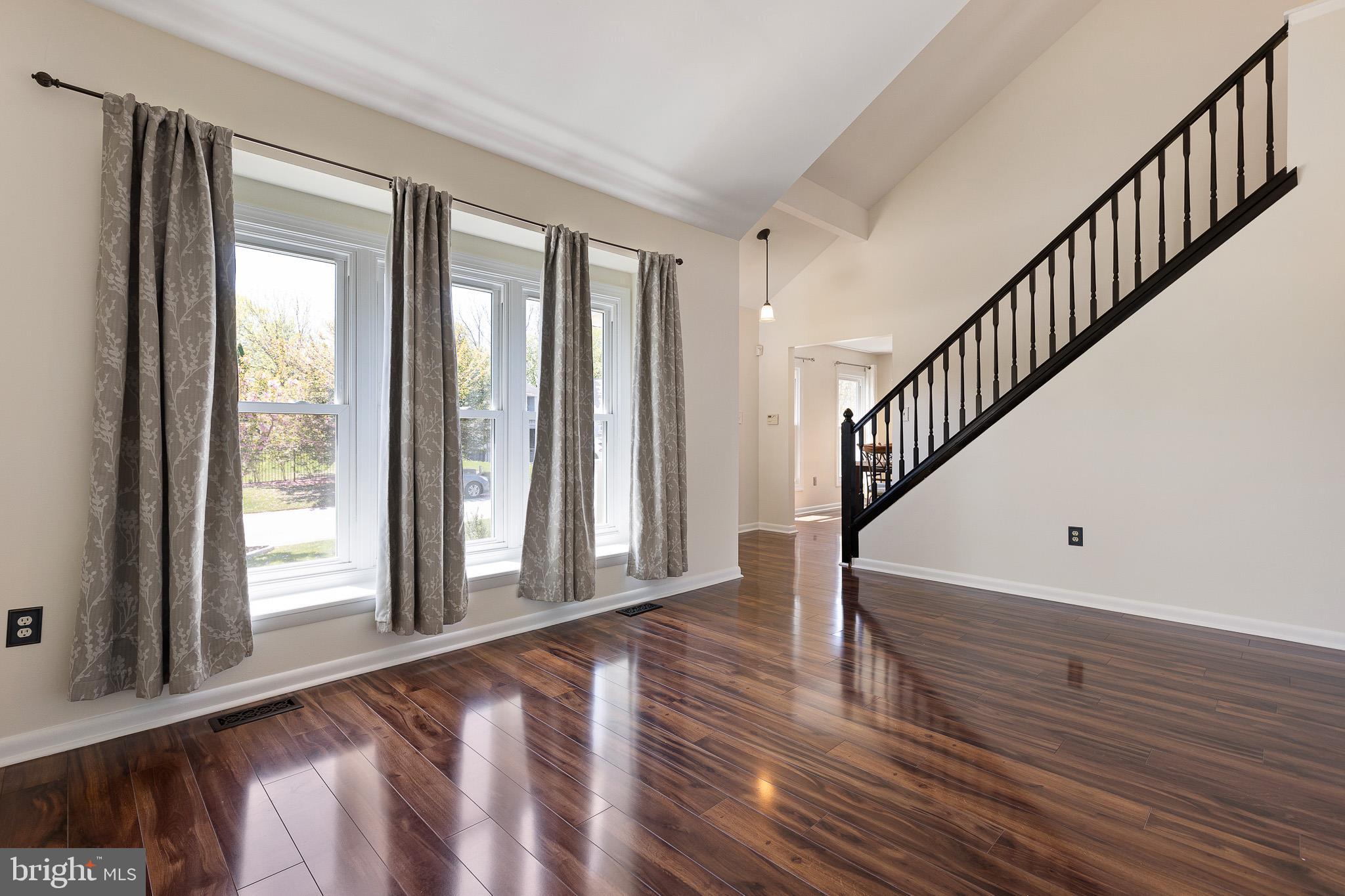 10 BUCHANAN CIRCLE