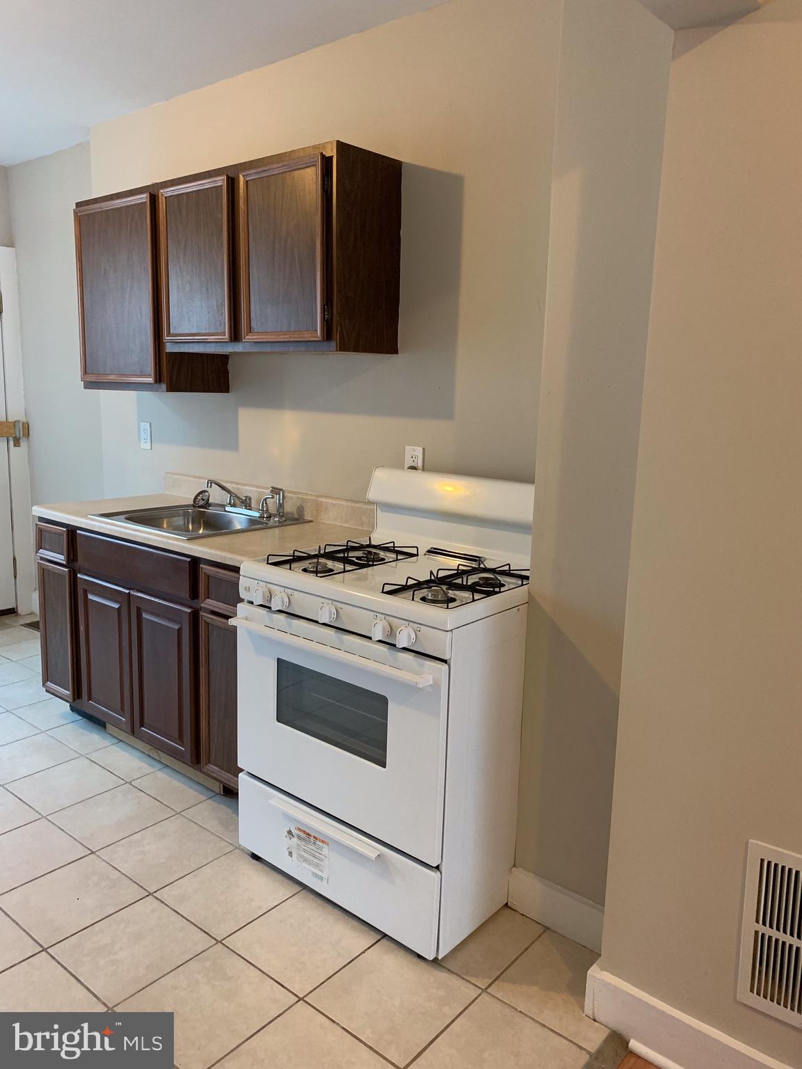 HOPKINS - Residential Lease