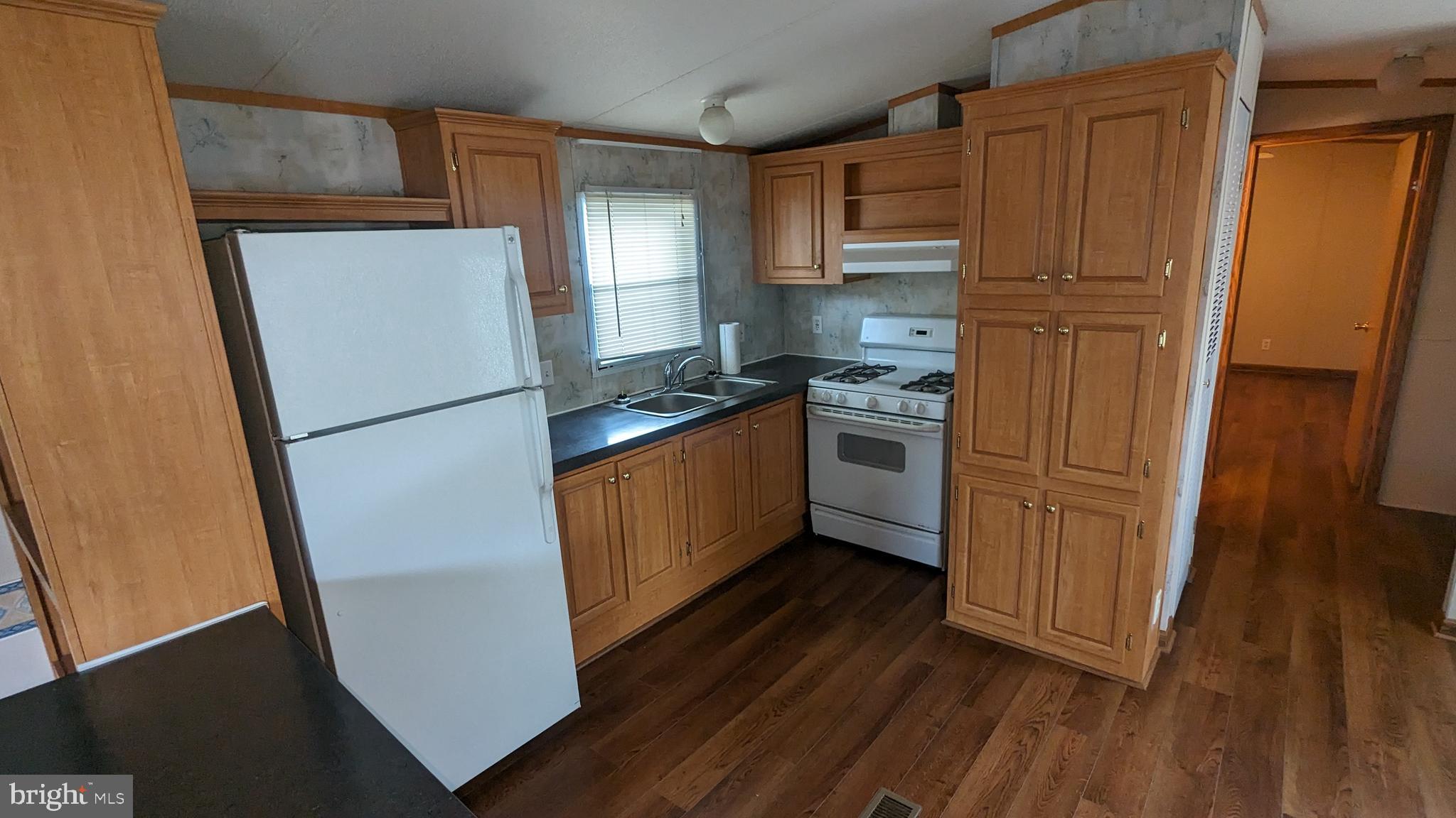 SYCAMORE COURT - Residential