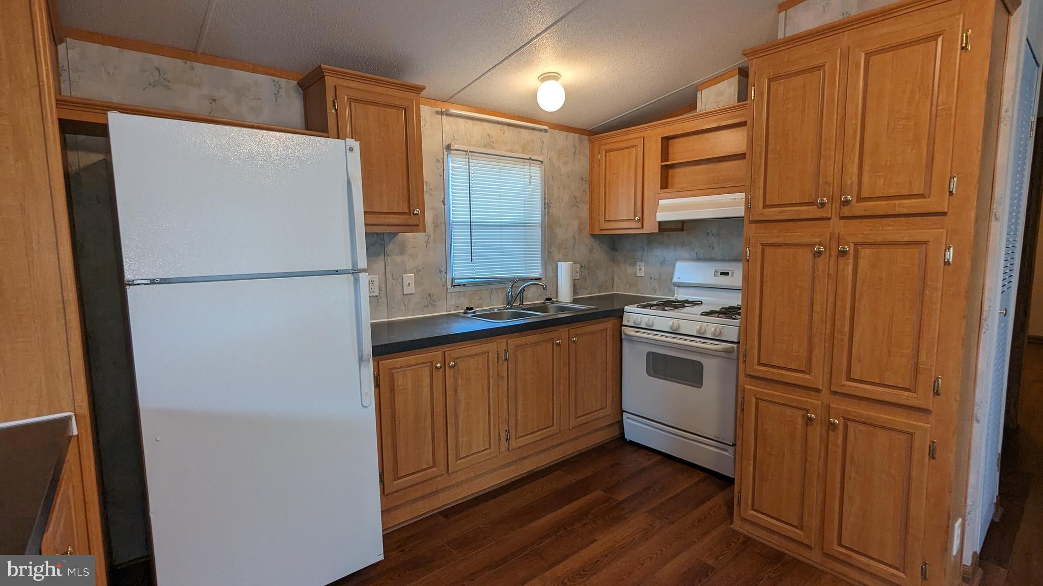 SYCAMORE COURT - Residential