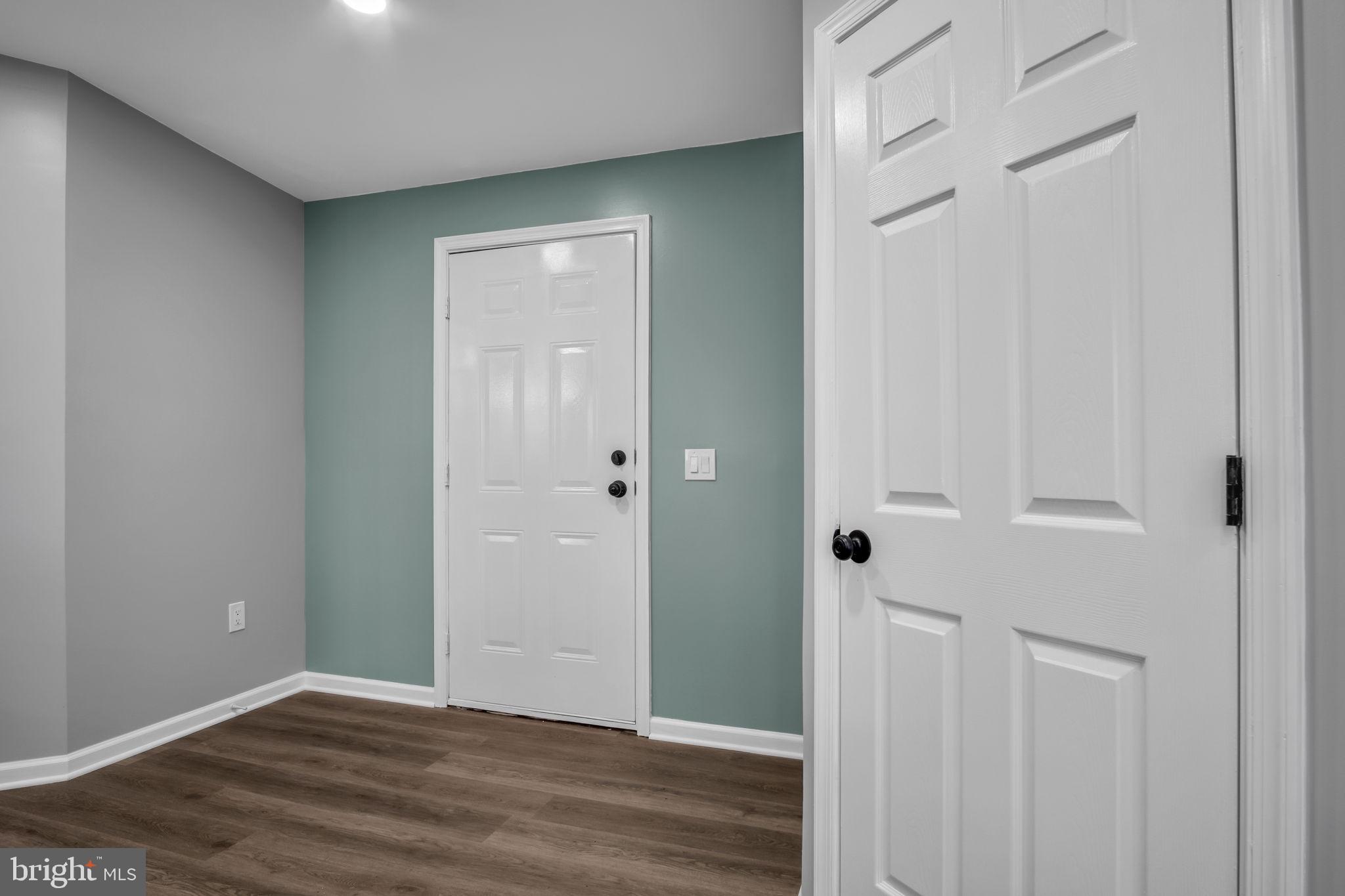 WALMAR MANOR - Residential