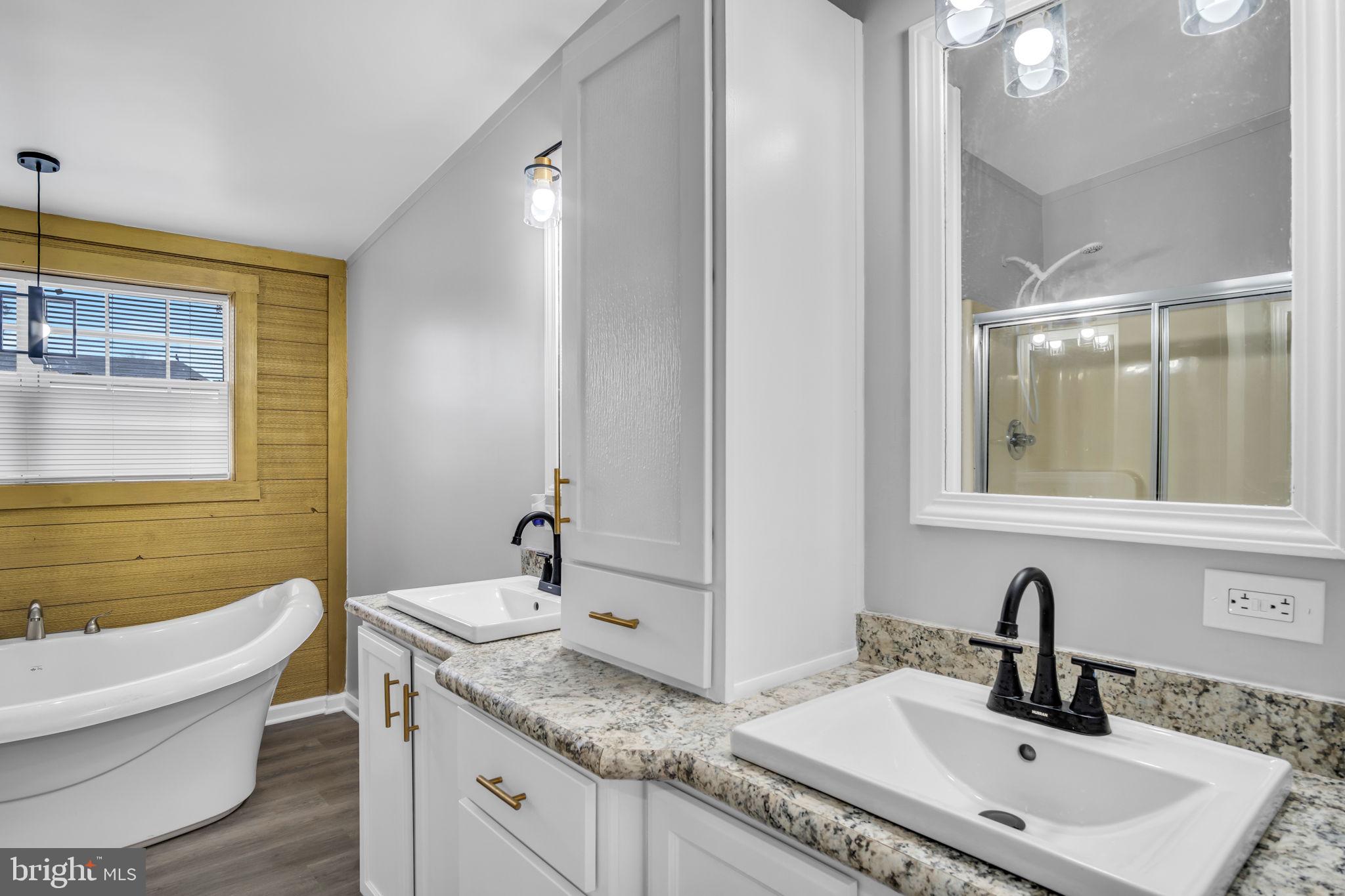 WALMAR MANOR - Residential