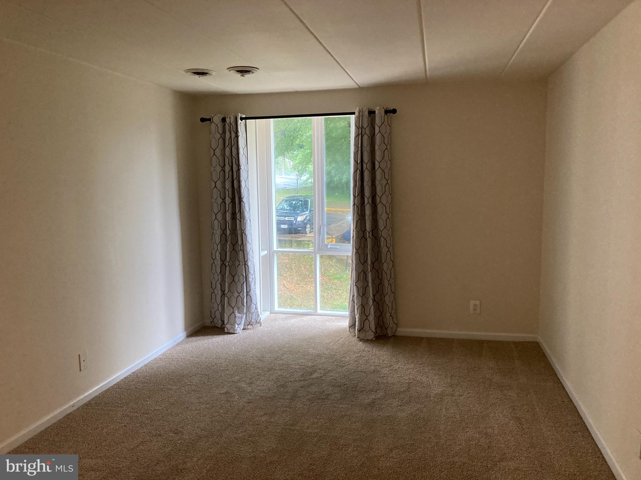 HUNTINGTON CLUB - Residential Lease