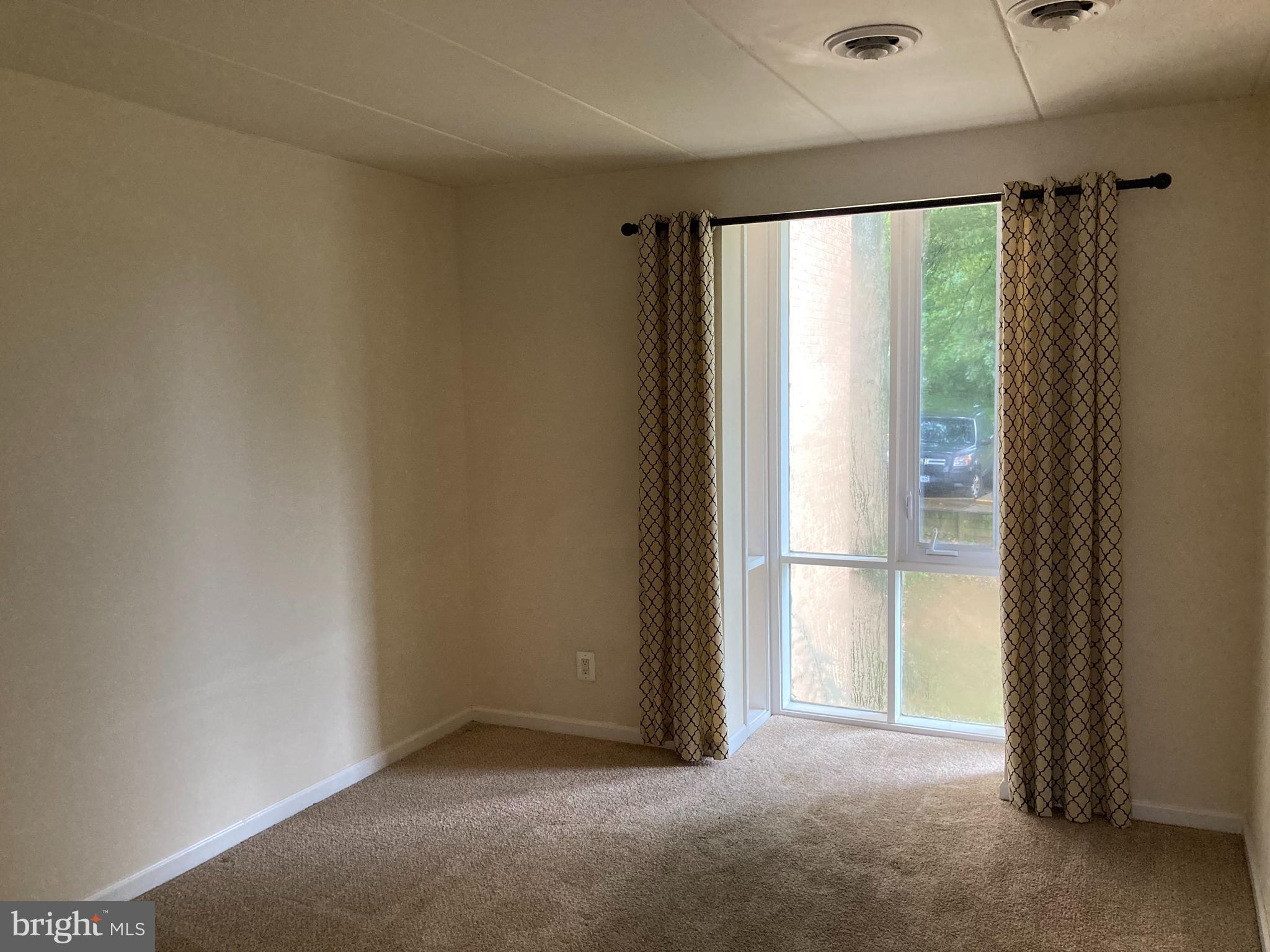 HUNTINGTON CLUB - Residential Lease