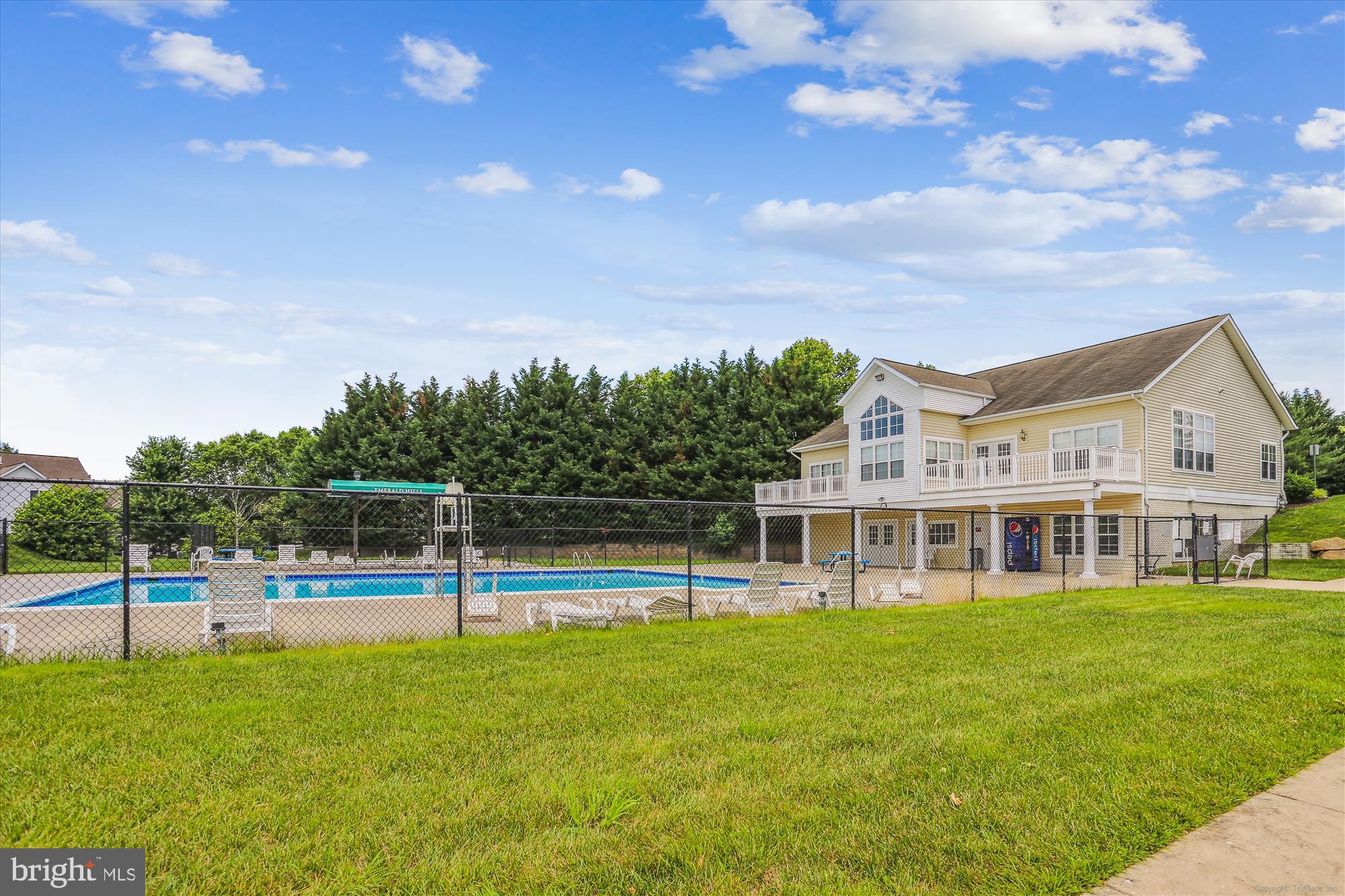 EMERALD HILLS - Residential