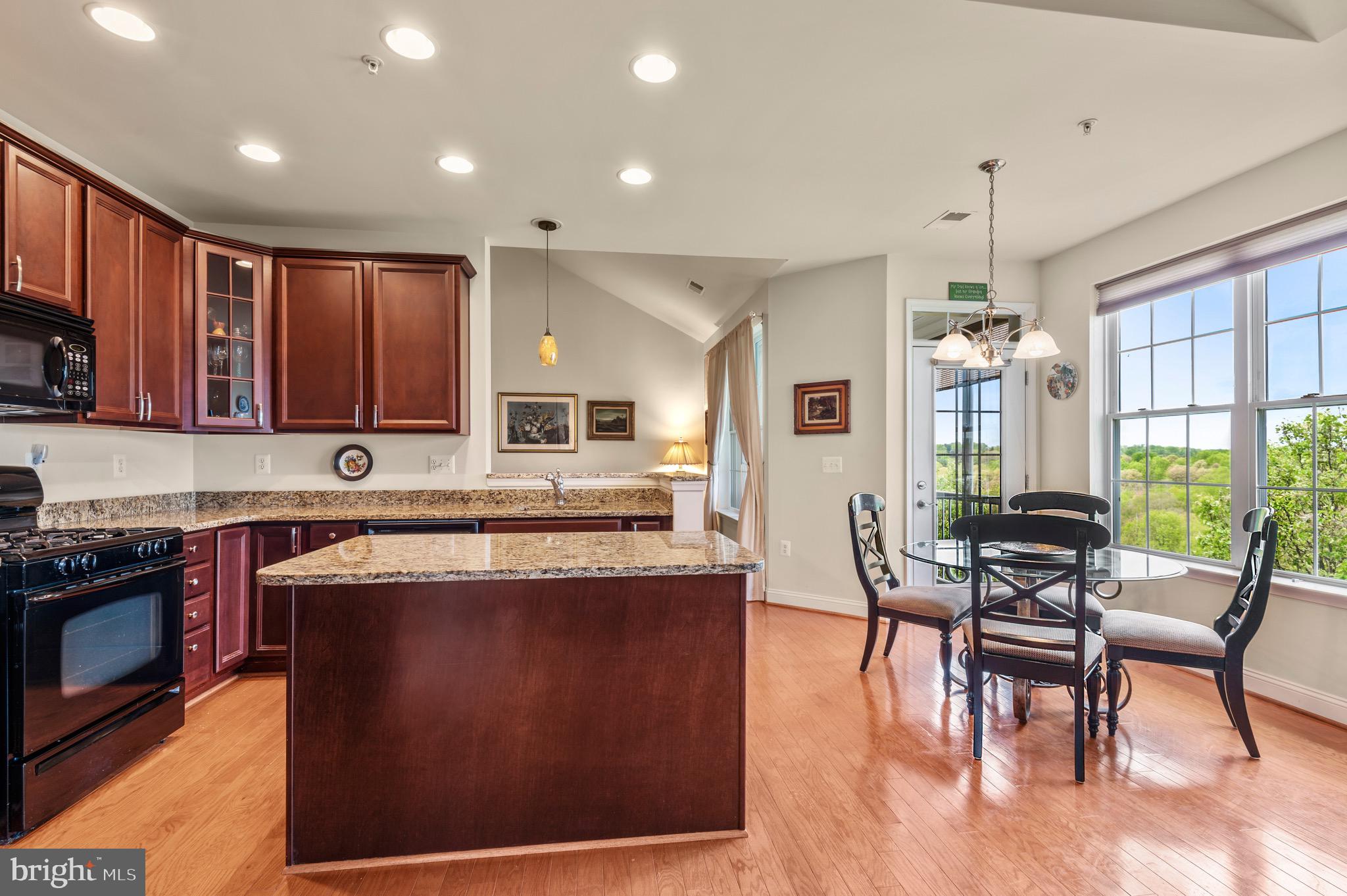 EMERALD HILLS - Residential