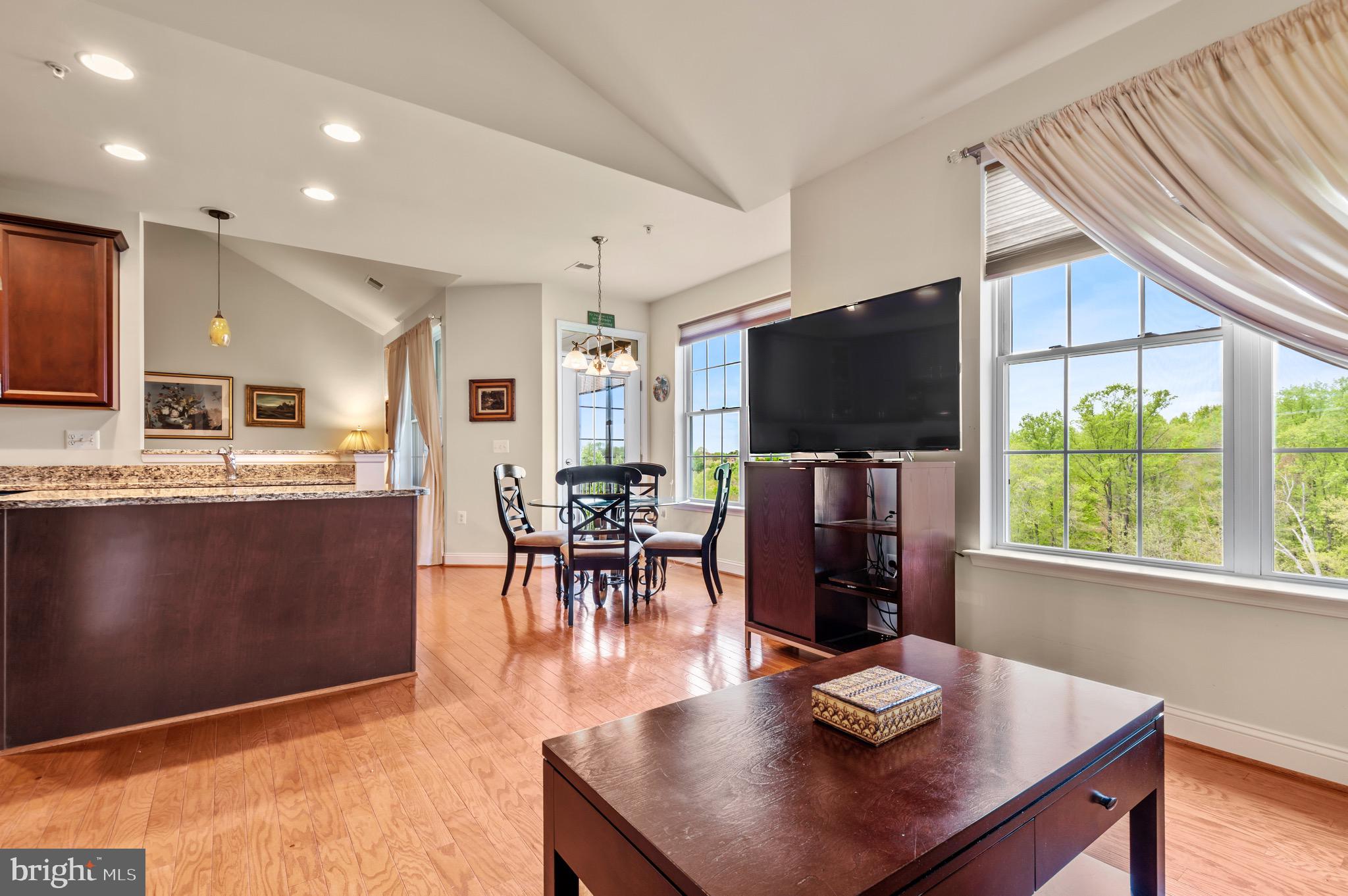 EMERALD HILLS - Residential