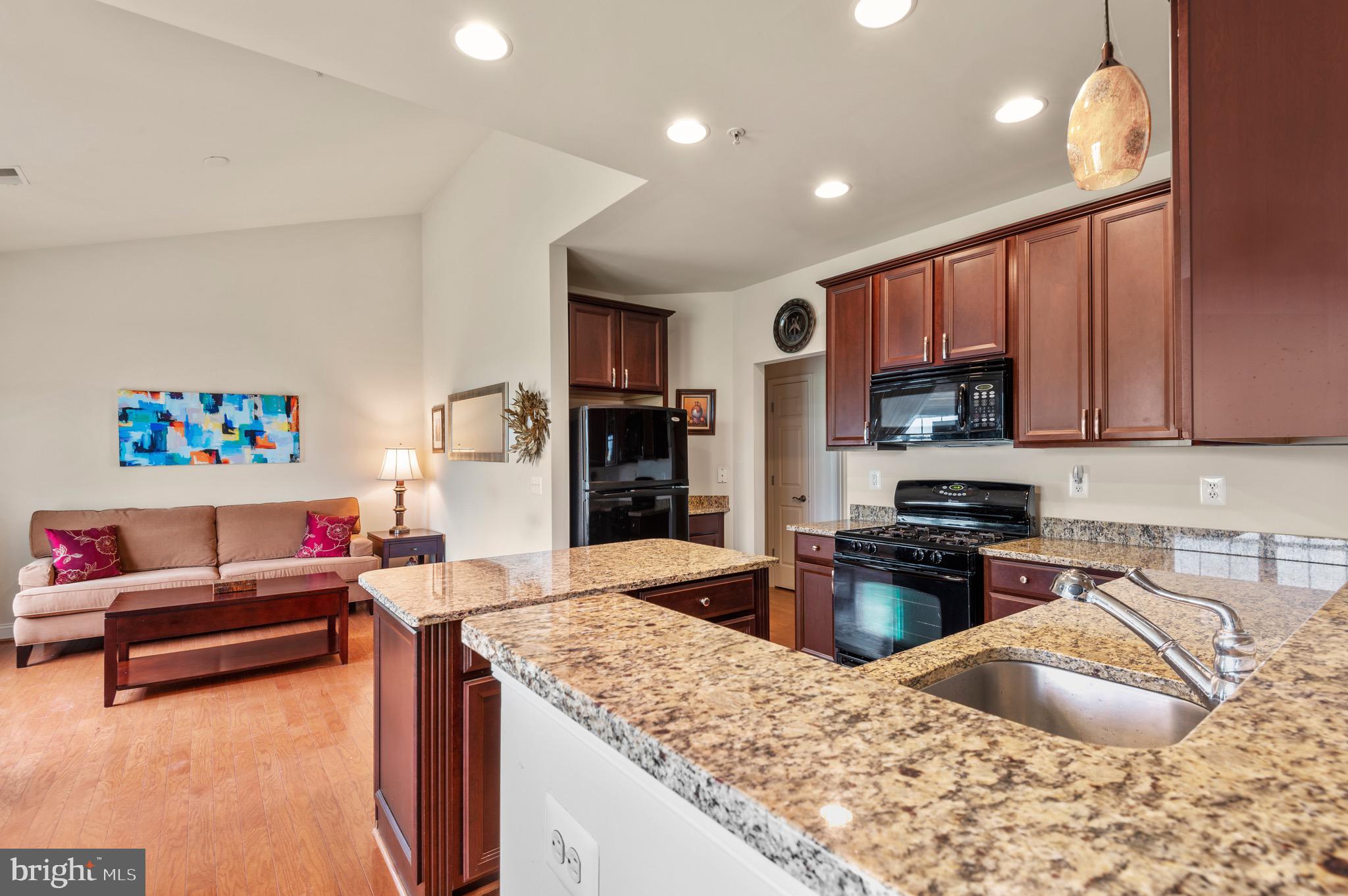 EMERALD HILLS - Residential