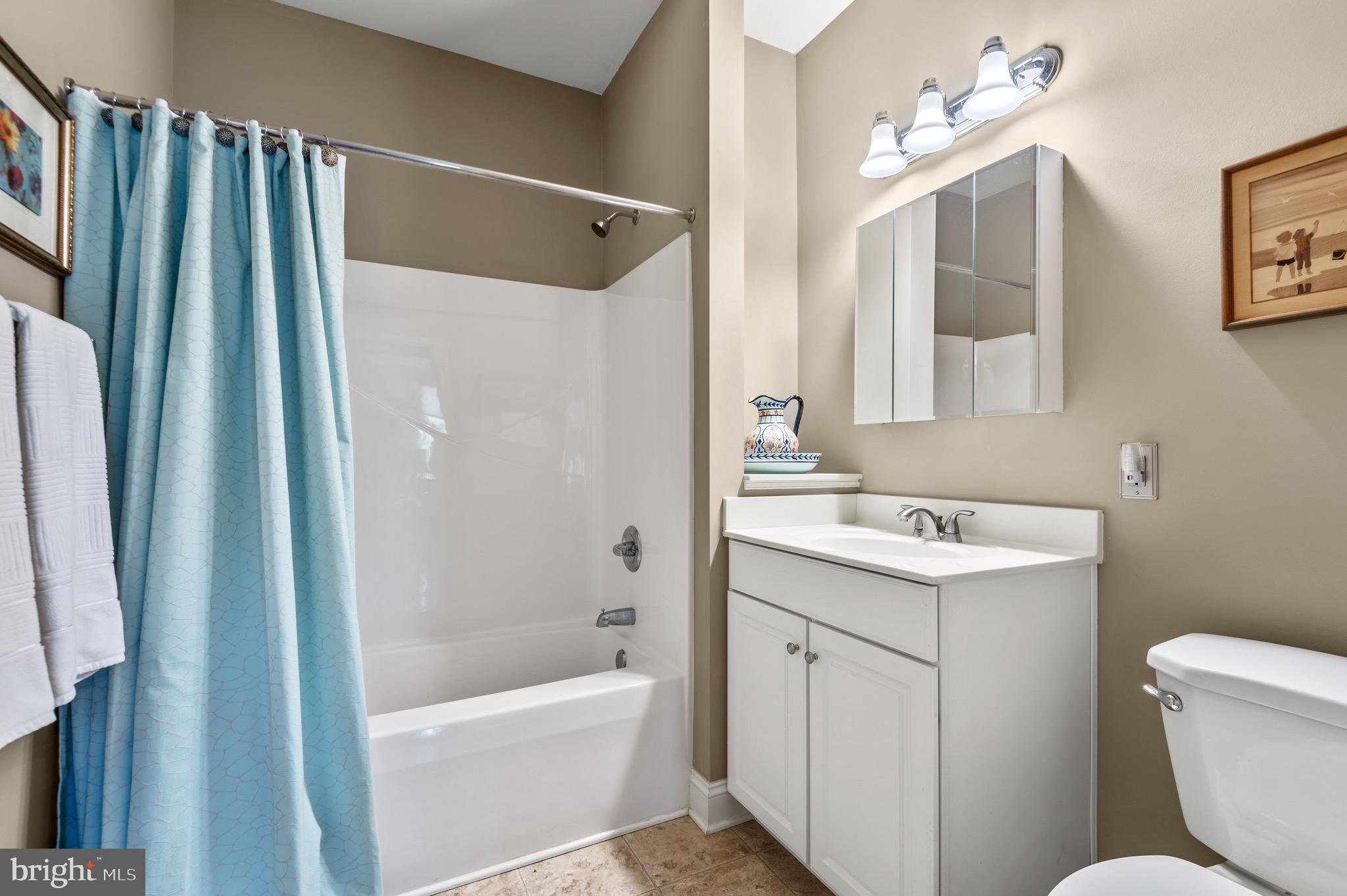 EMERALD HILLS - Residential