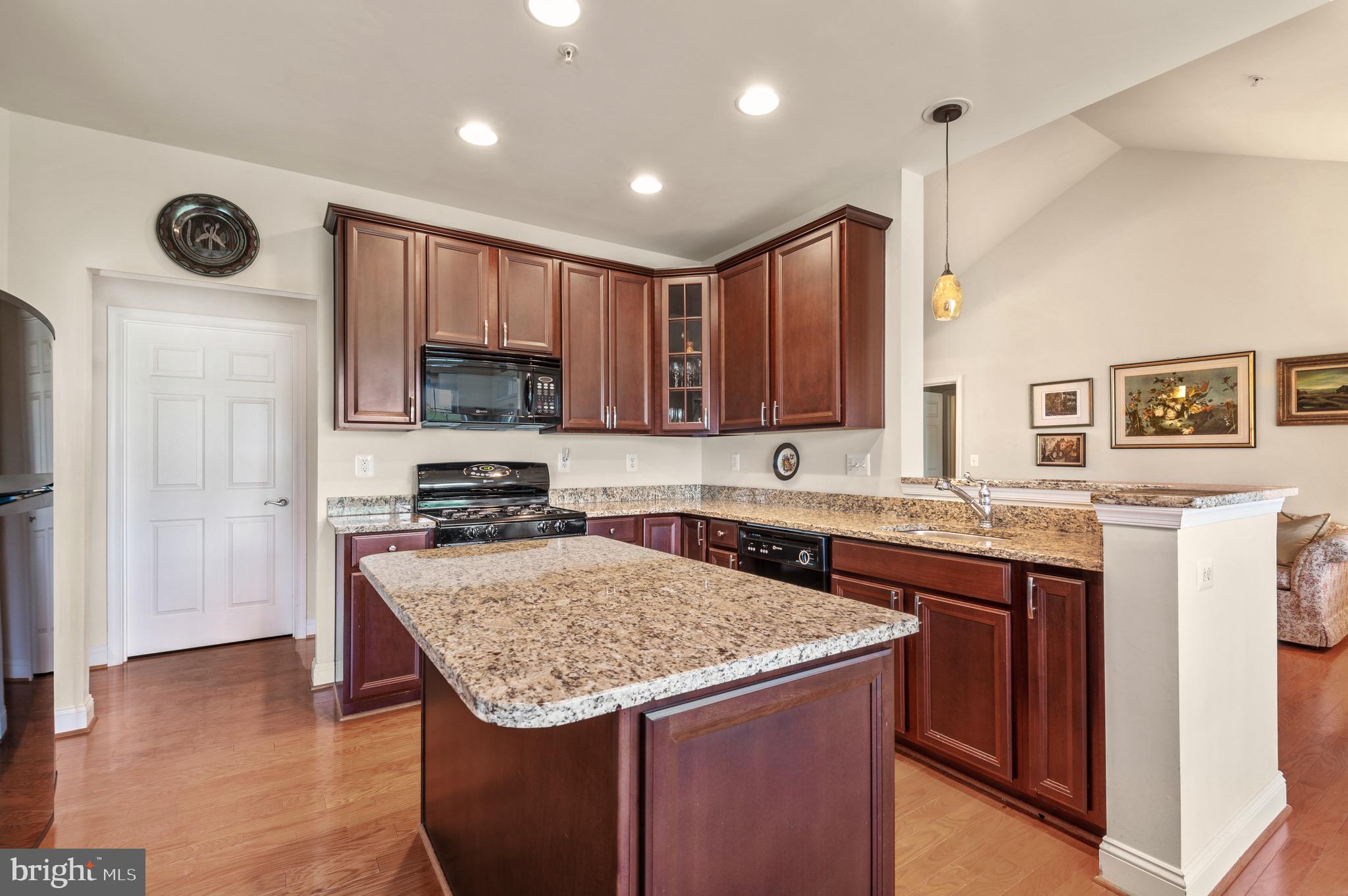 EMERALD HILLS - Residential