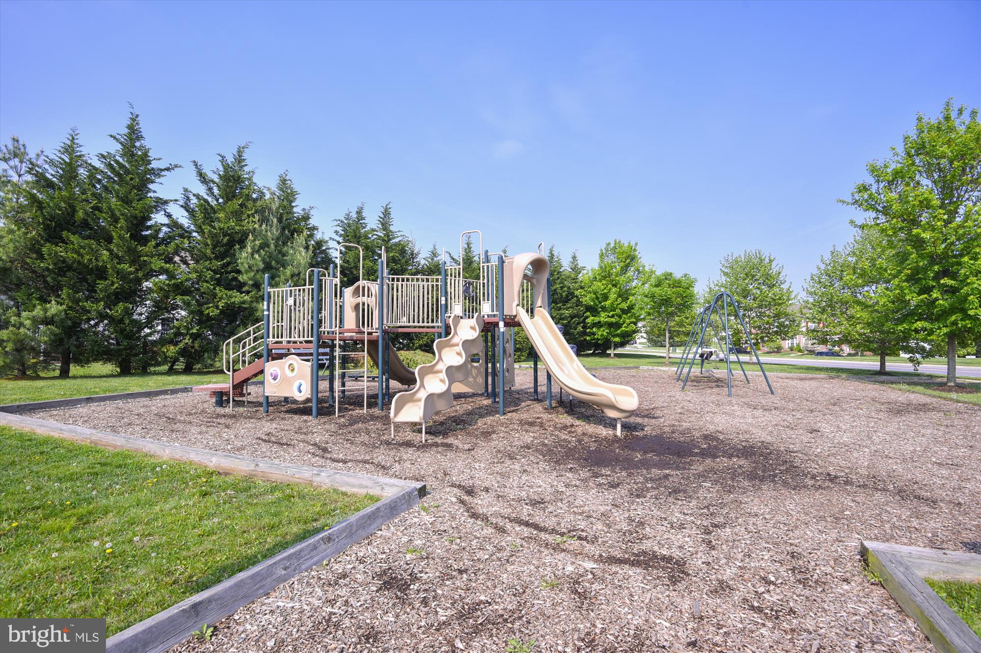 EMERALD HILLS - Residential