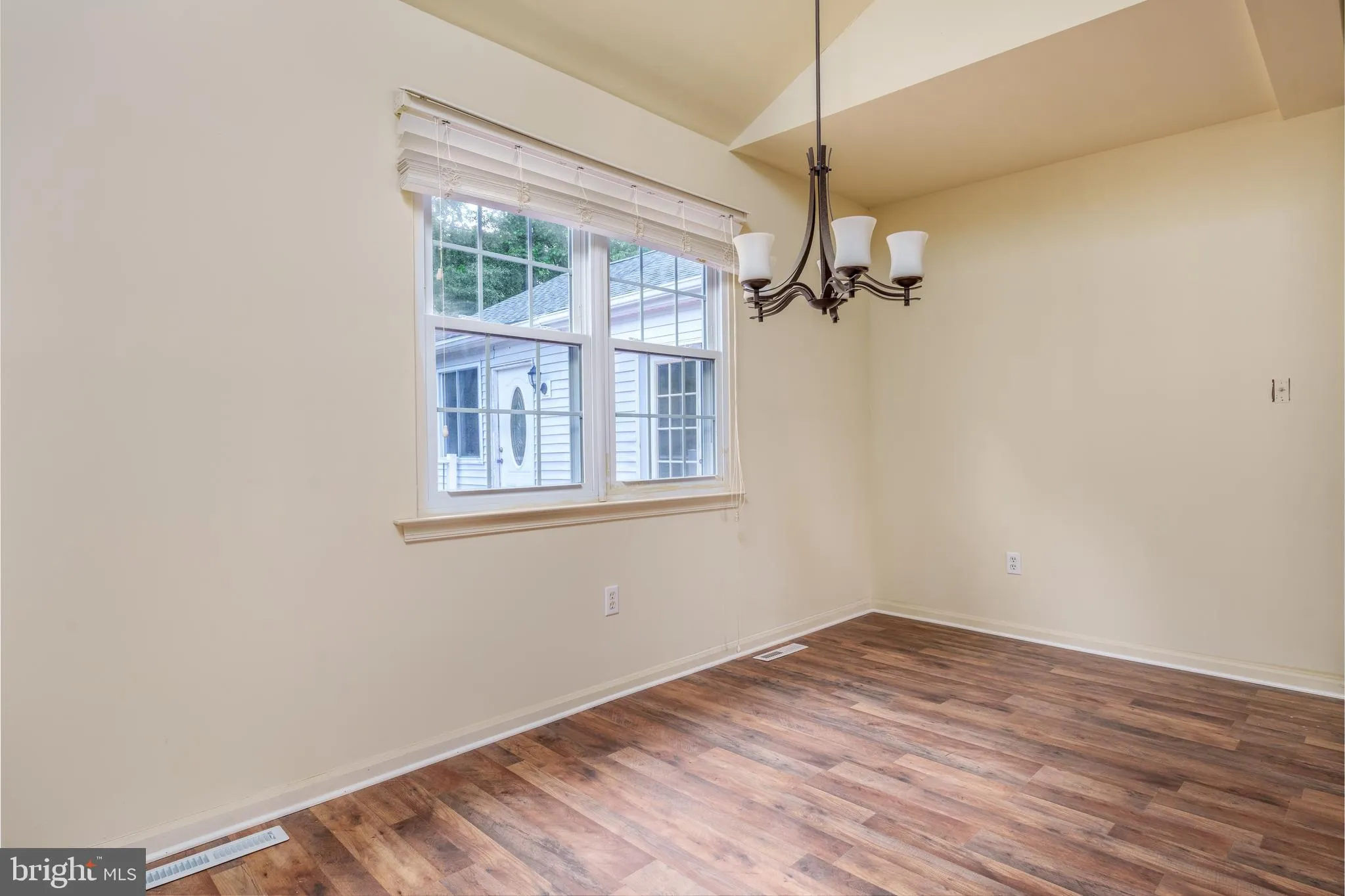 Newark, Delaware 19702, United States, 3 Bedrooms Bedrooms, ,3 BathroomsBathrooms,Residential,Active,147451