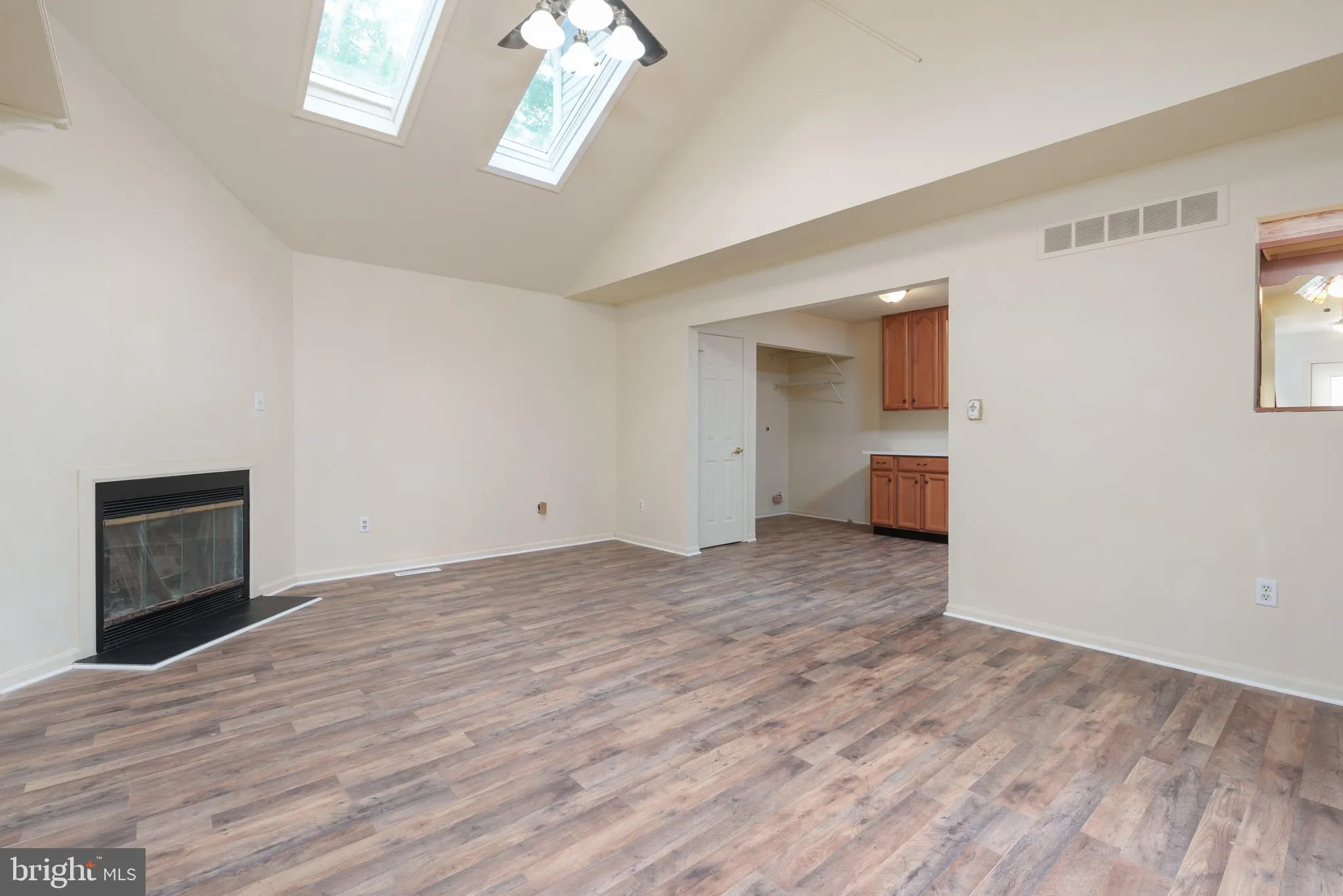 Newark, Delaware 19702, United States, 3 Bedrooms Bedrooms, ,3 BathroomsBathrooms,Residential,Active,147451