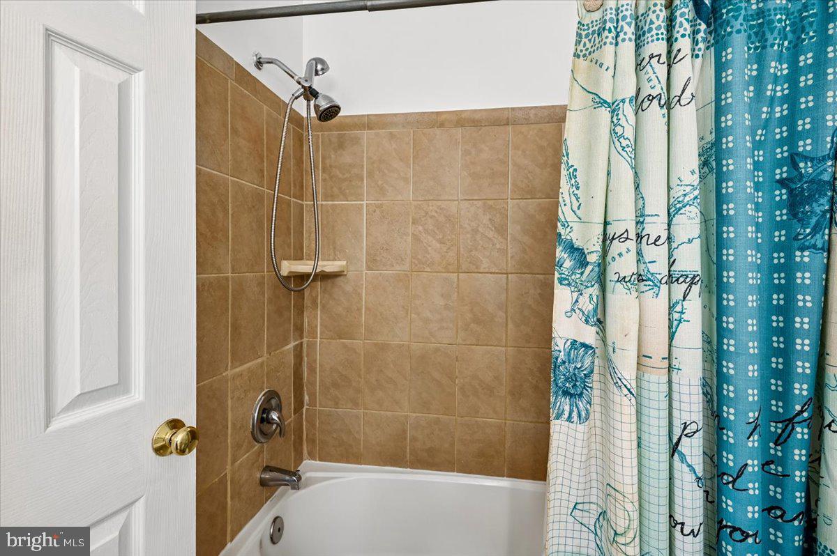 FOUR SEASONS ESTATES - Residential