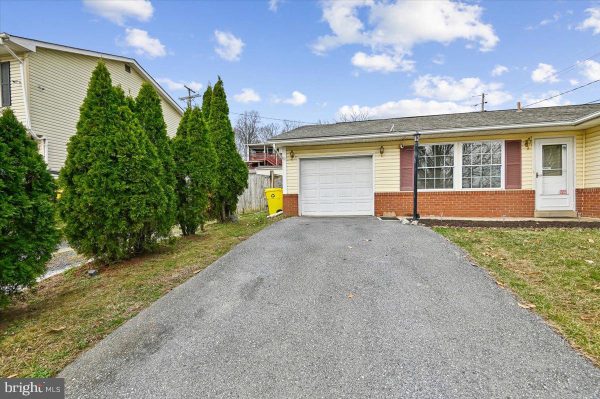 FOUR SEASONS ESTATES - Residential