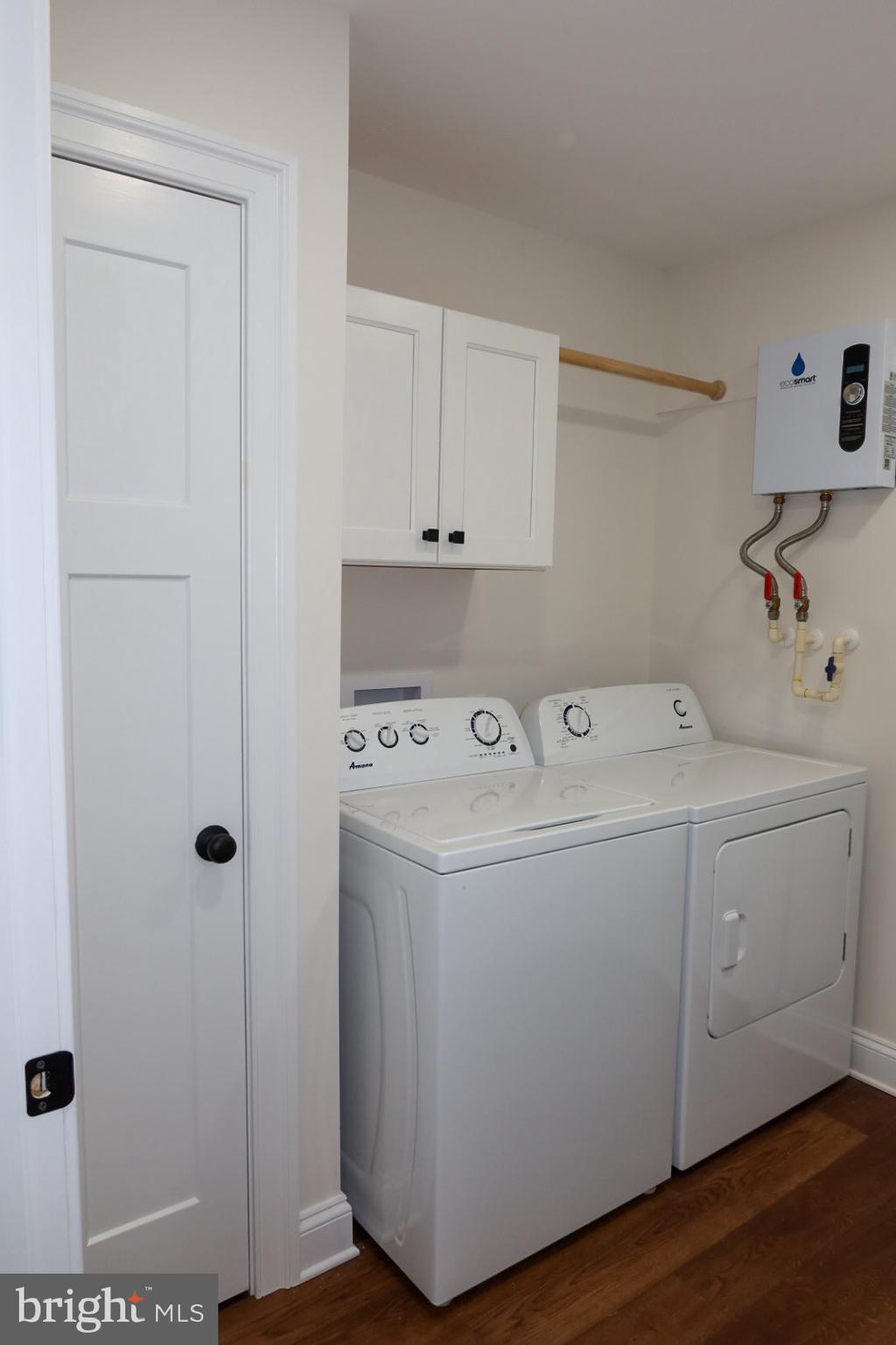 THE CROSSINGS AT EAST NEW MARKET - Residential