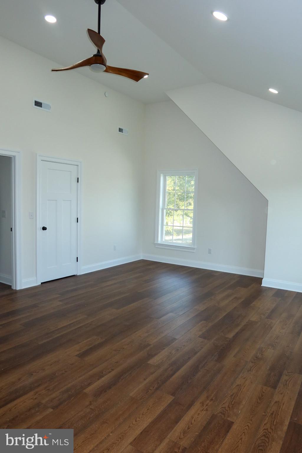 THE CROSSINGS AT EAST NEW MARKET - Residential