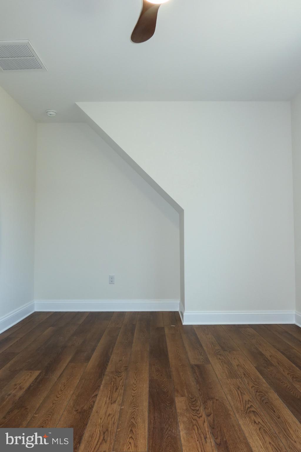 THE CROSSINGS AT EAST NEW MARKET - Residential